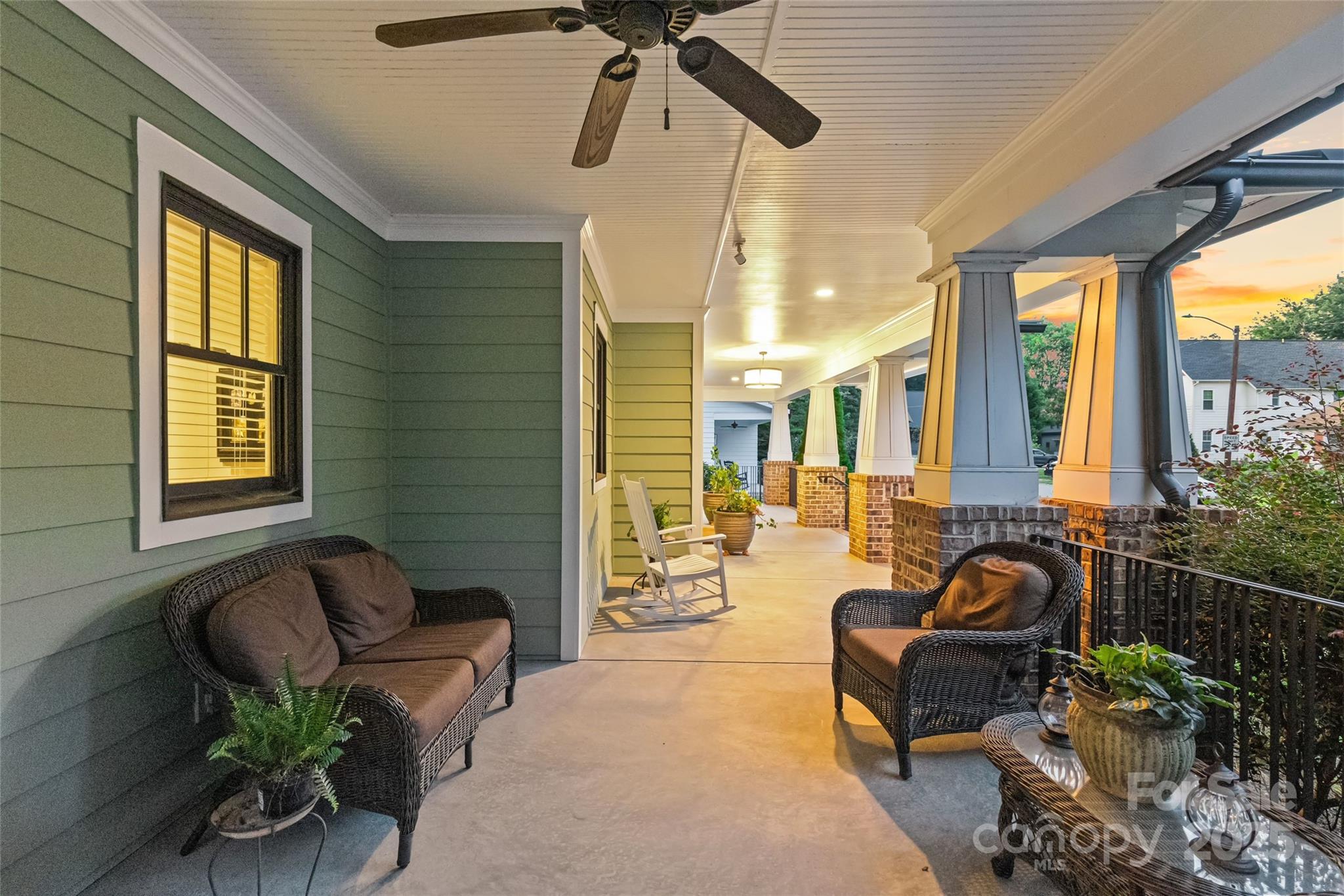 2414 Bay Street Property Photo 9