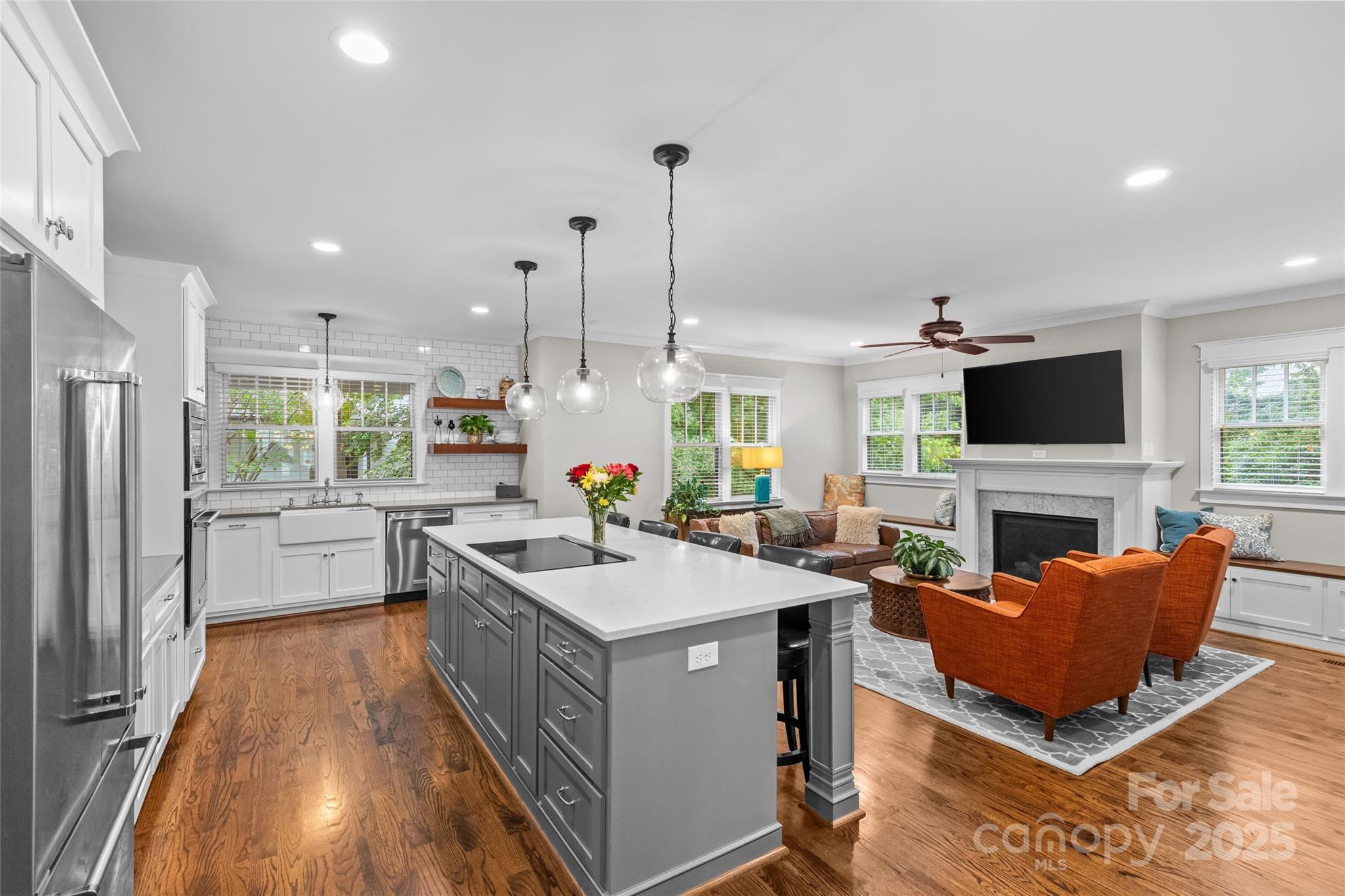 2414 Bay Street Property Photo 14