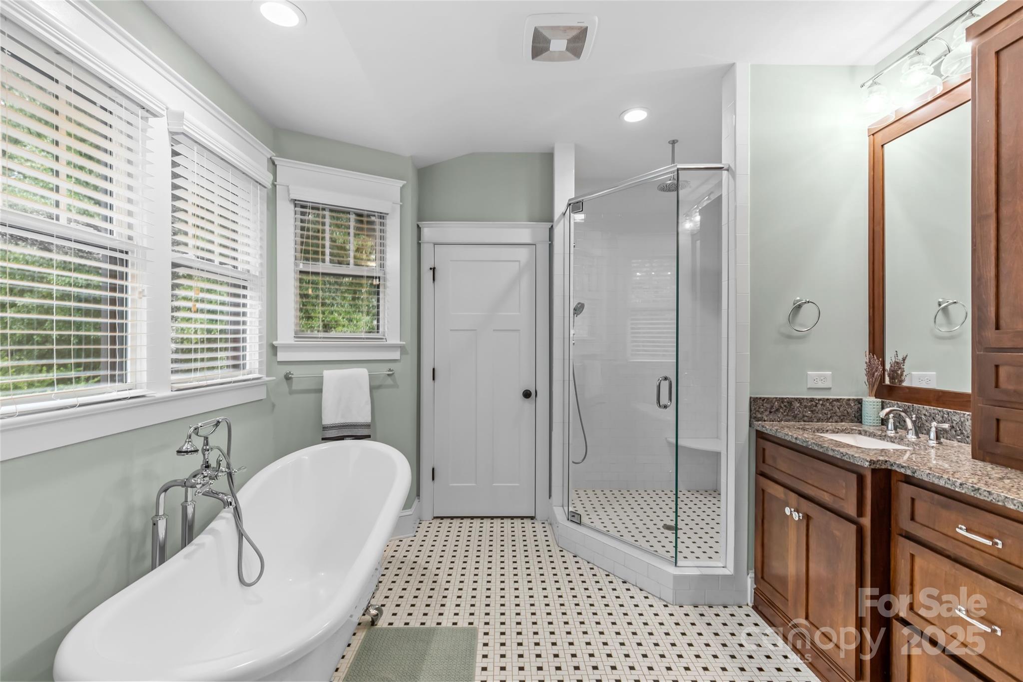 2414 Bay Street Property Photo 25