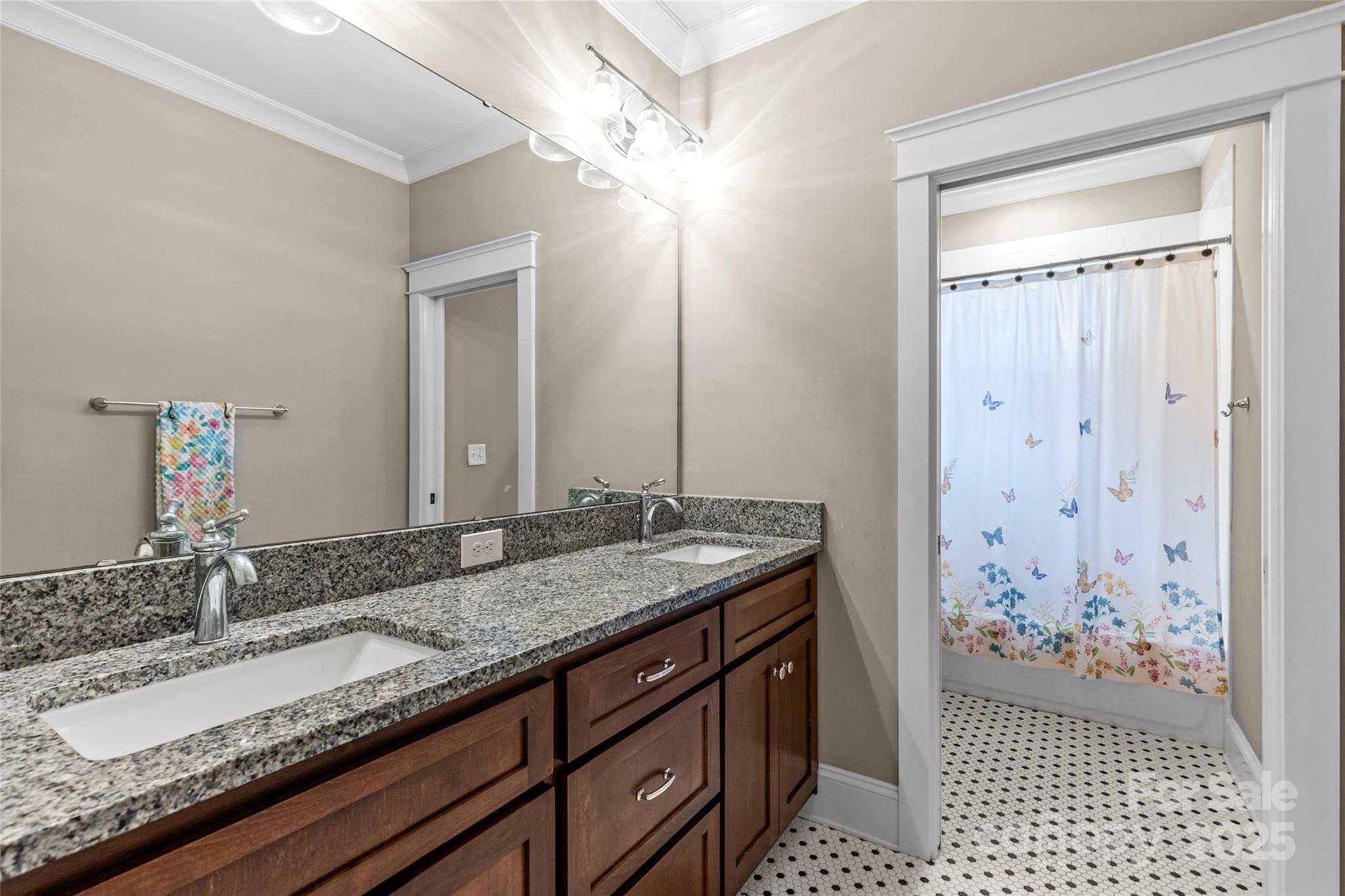 2414 Bay Street Property Photo 28