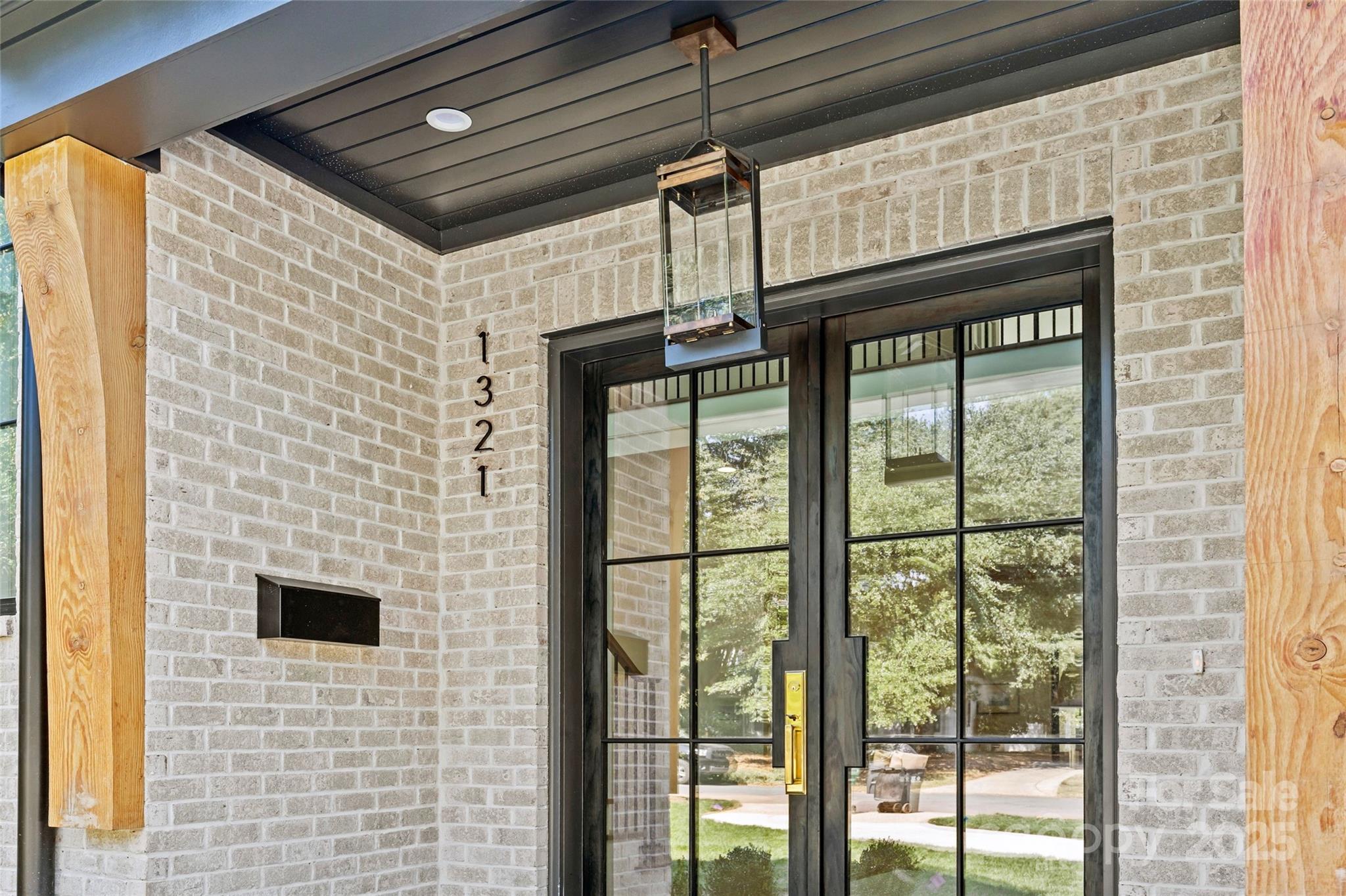 1321 Ferncliff Road Property Photo 8