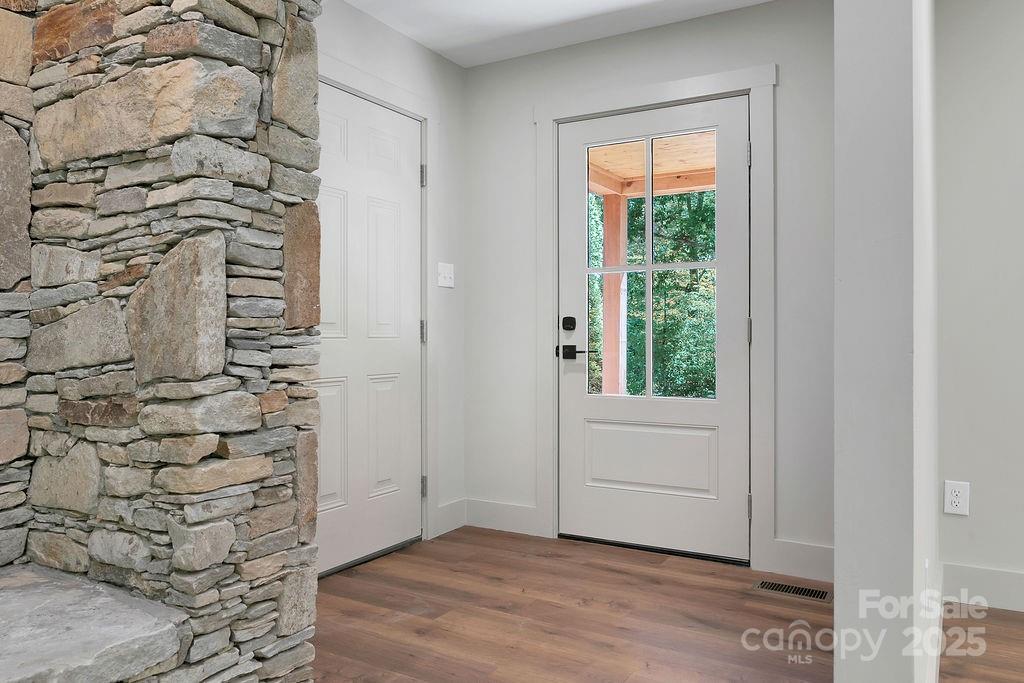 7321 Greenville Highway Property Photo 6