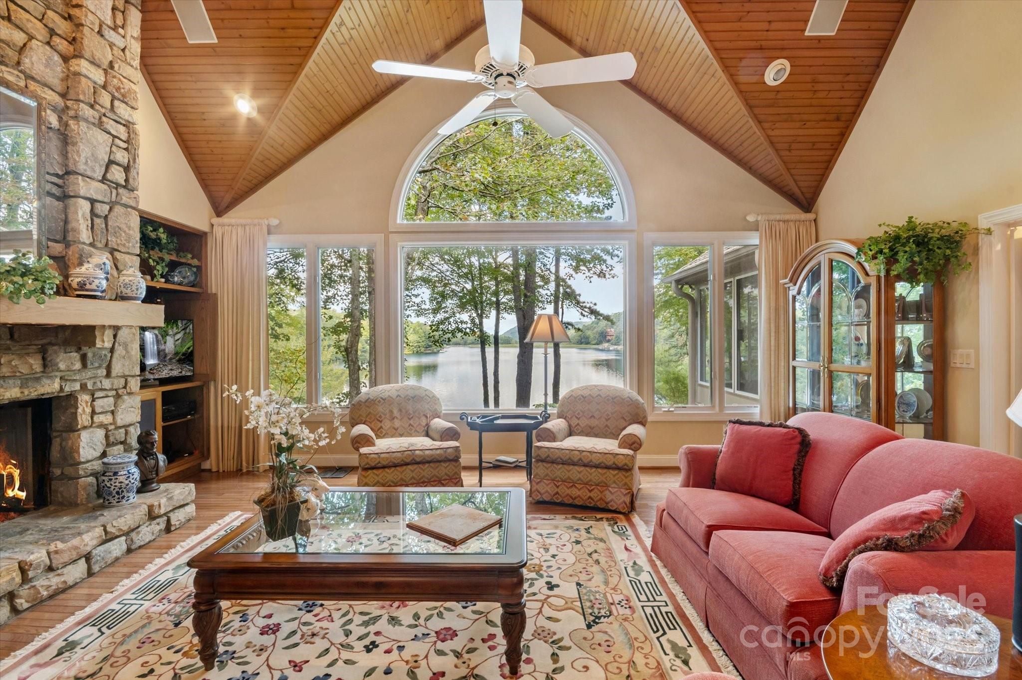 98 Taladu Court Property Photo 1