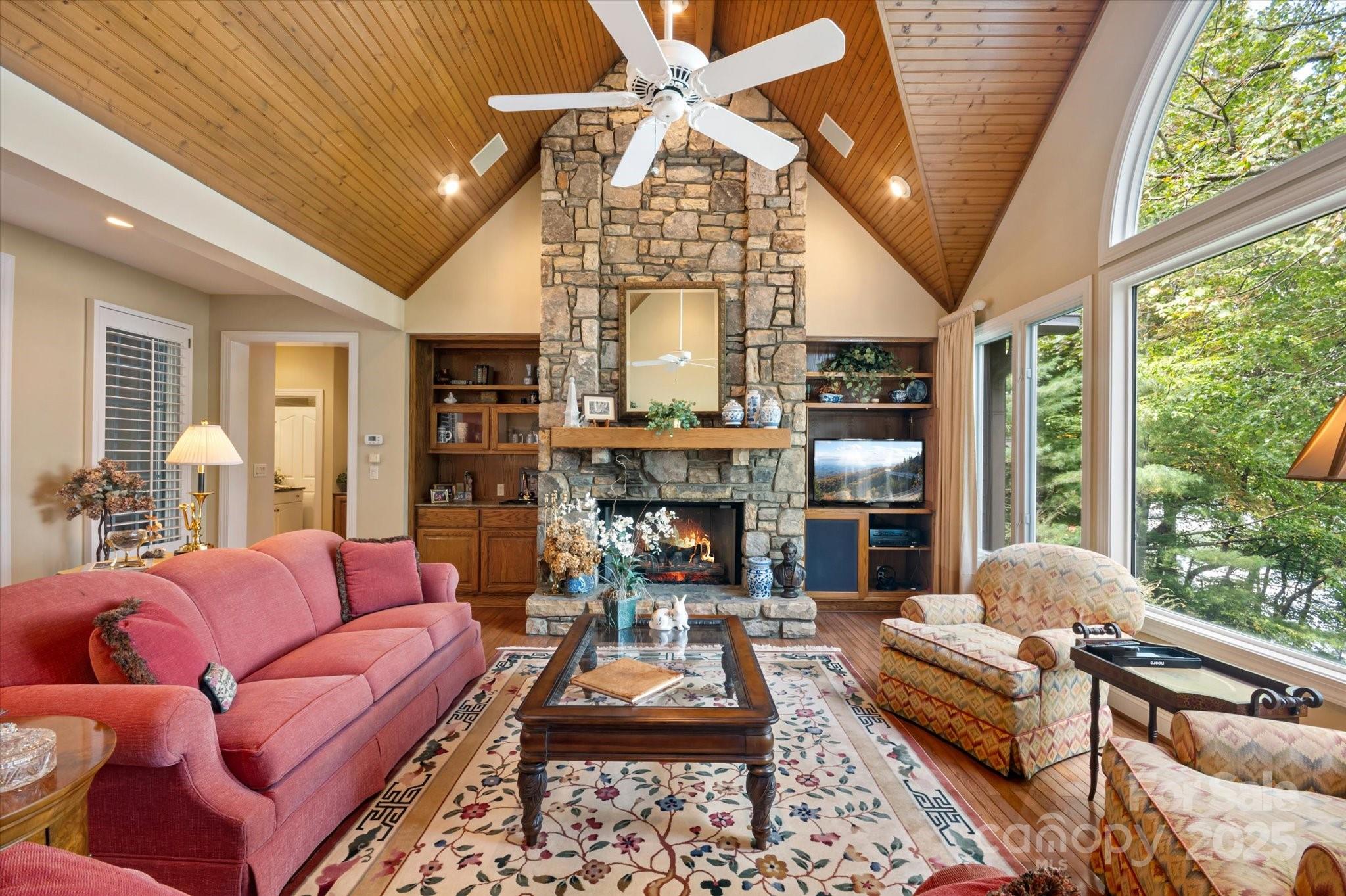 98 Taladu Court Property Photo 25