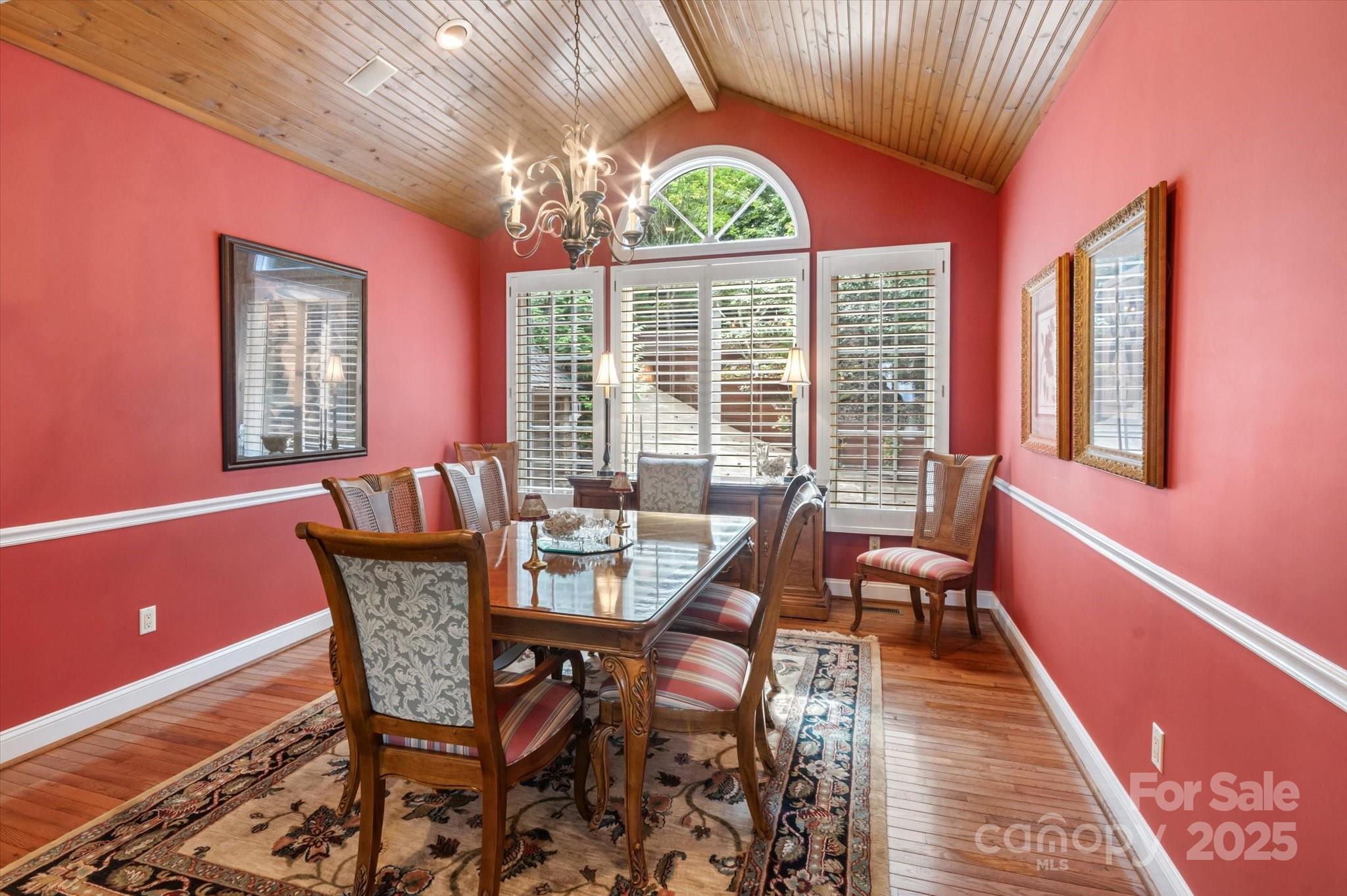 98 Taladu Court Property Photo 30
