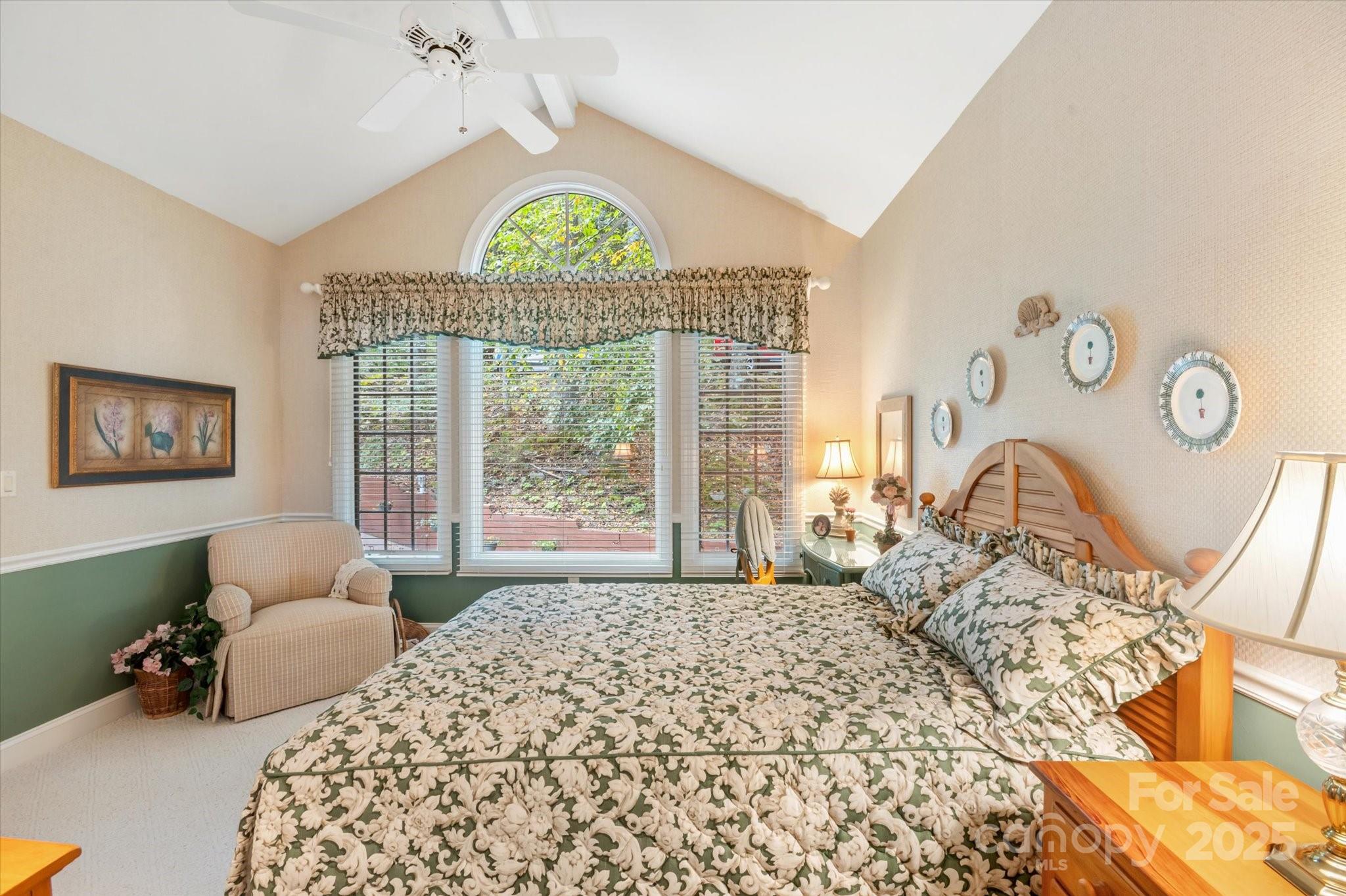 98 Taladu Court Property Photo 38
