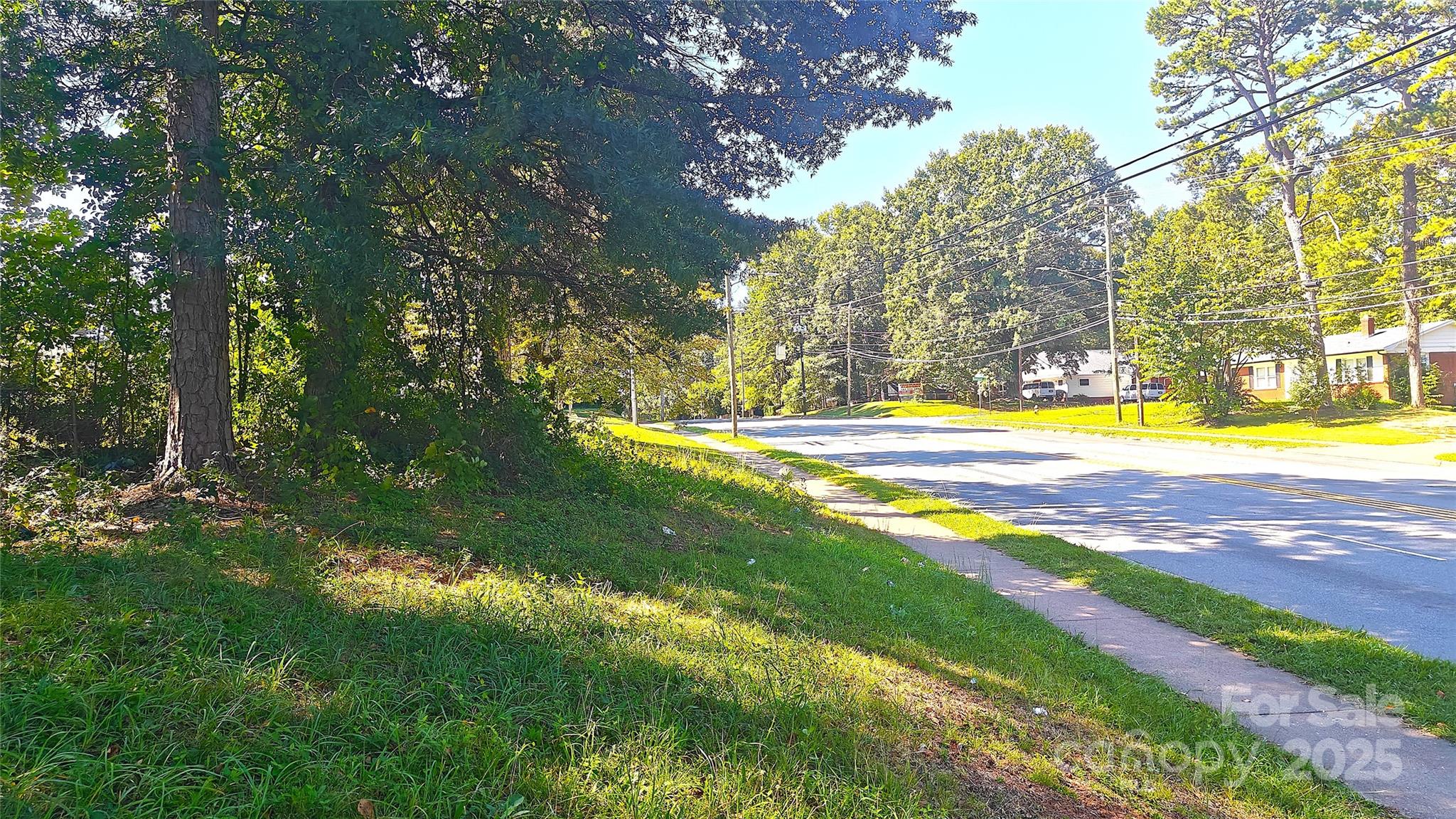 2217 Eastway Drive Property Photo 11