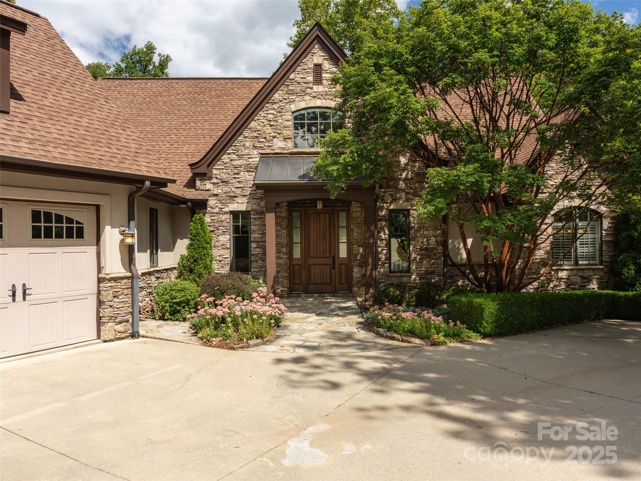 21 Windcliff Drive Property Photo 4