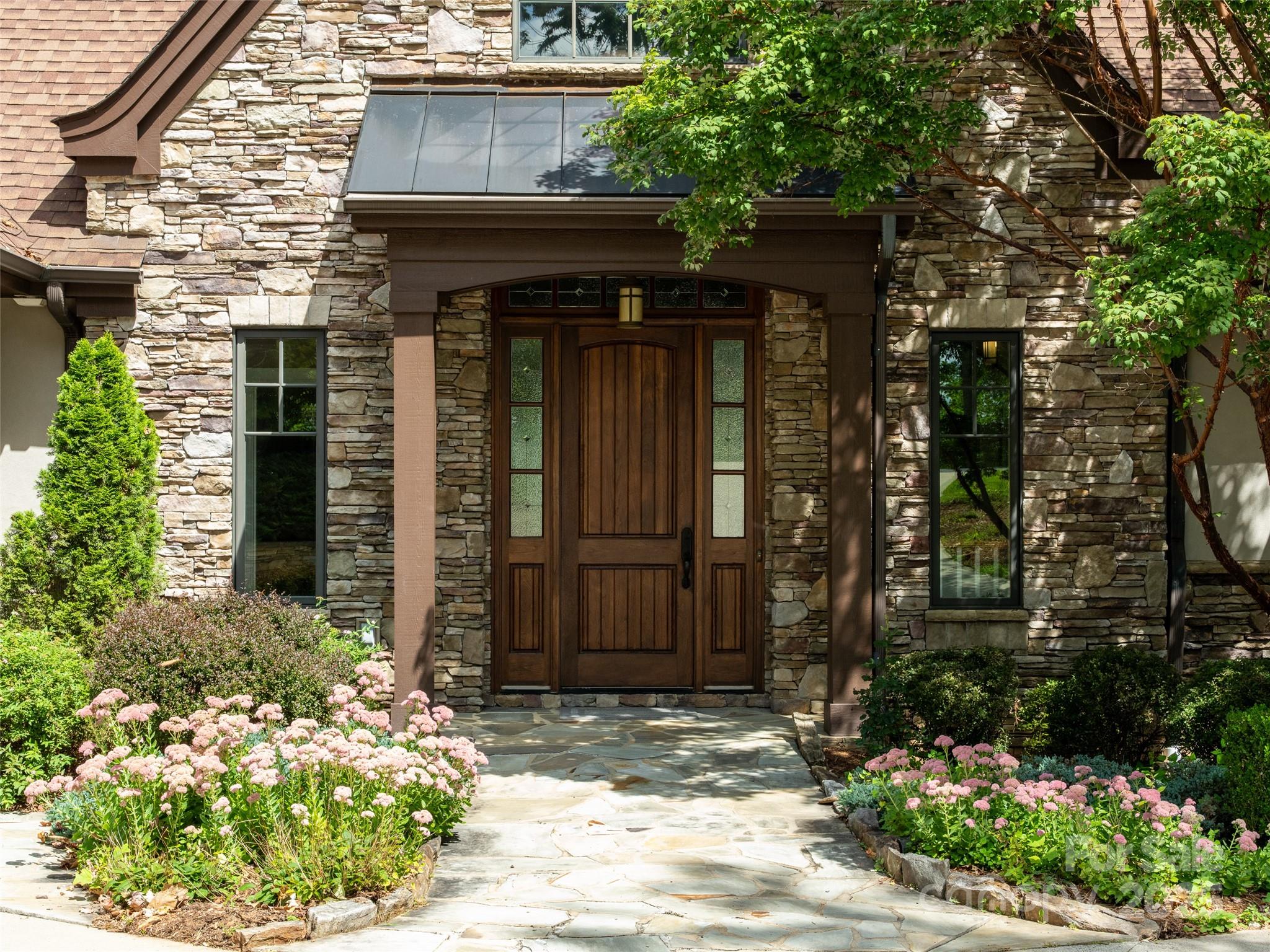 21 Windcliff Drive Property Photo 5