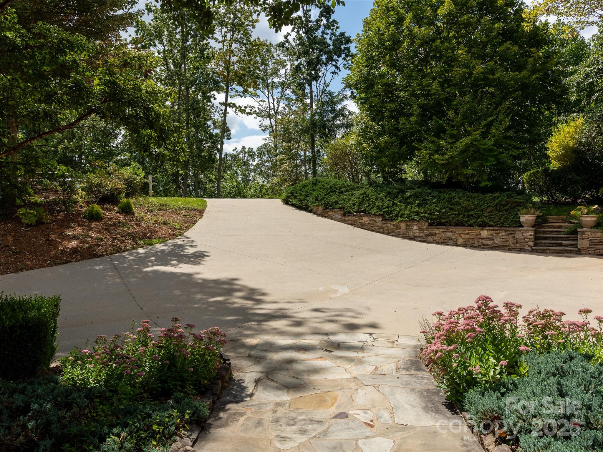 21 Windcliff Drive Property Photo 10