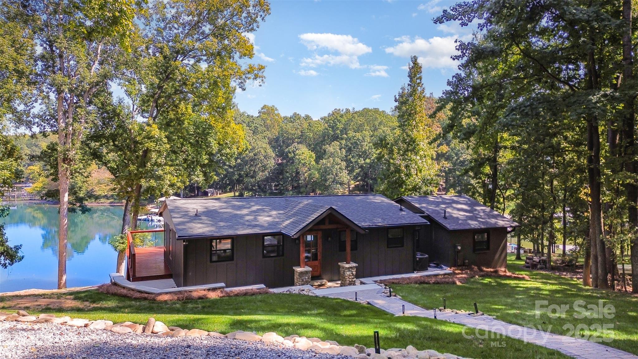 128 Wickford Lane Property Photo 1