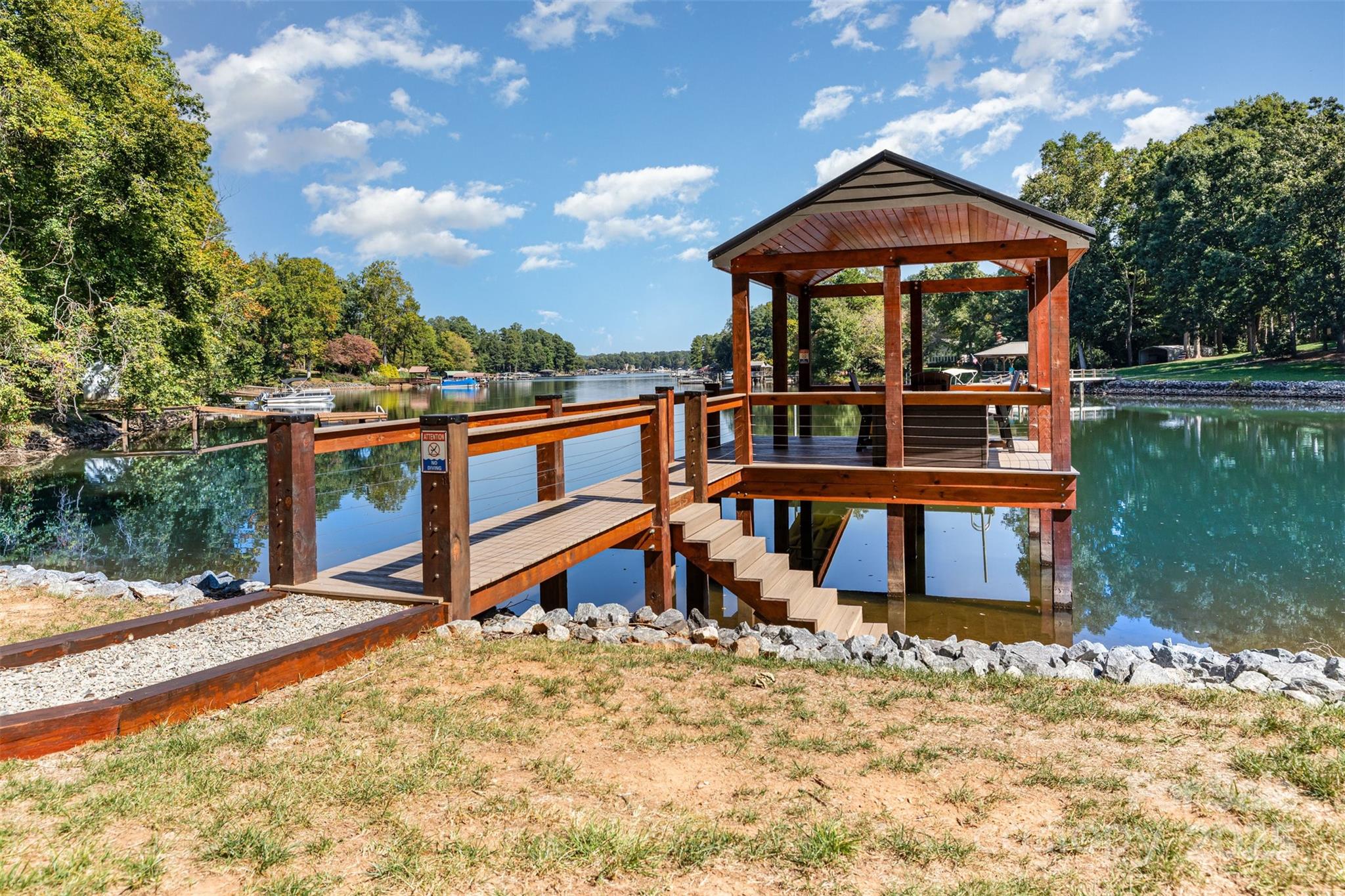 128 Wickford Lane Property Photo 3