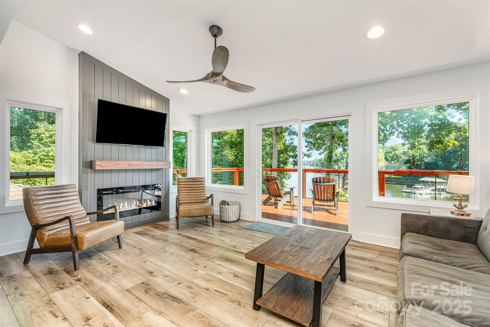 128 Wickford Lane Property Photo 4