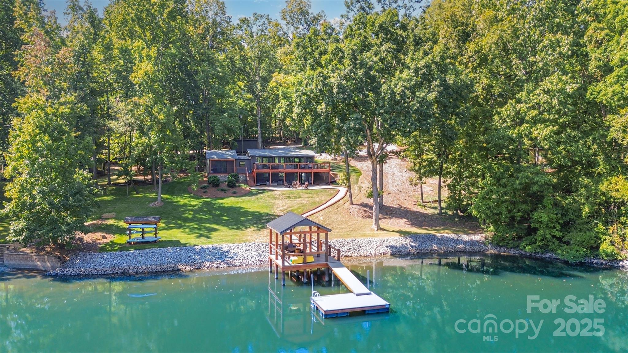 128 Wickford Lane Property Photo 7