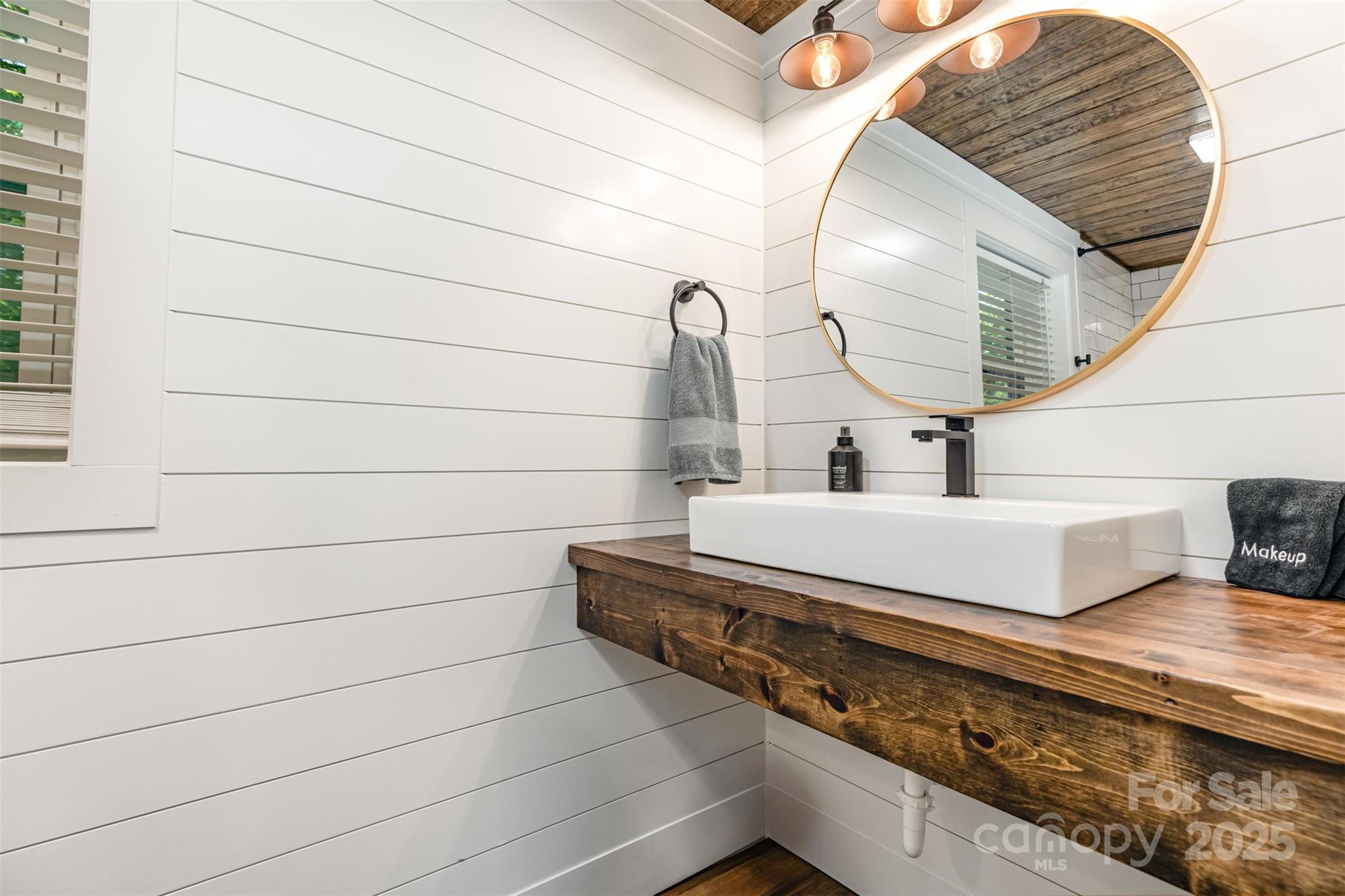 128 Wickford Lane Property Photo 20