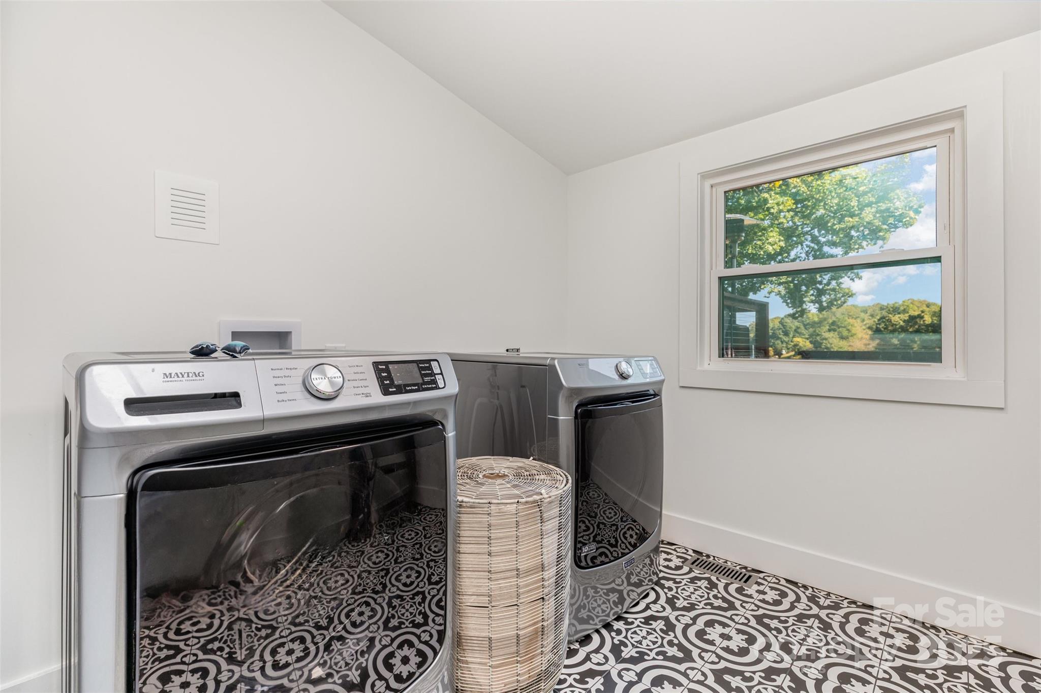 128 Wickford Lane Property Photo 21