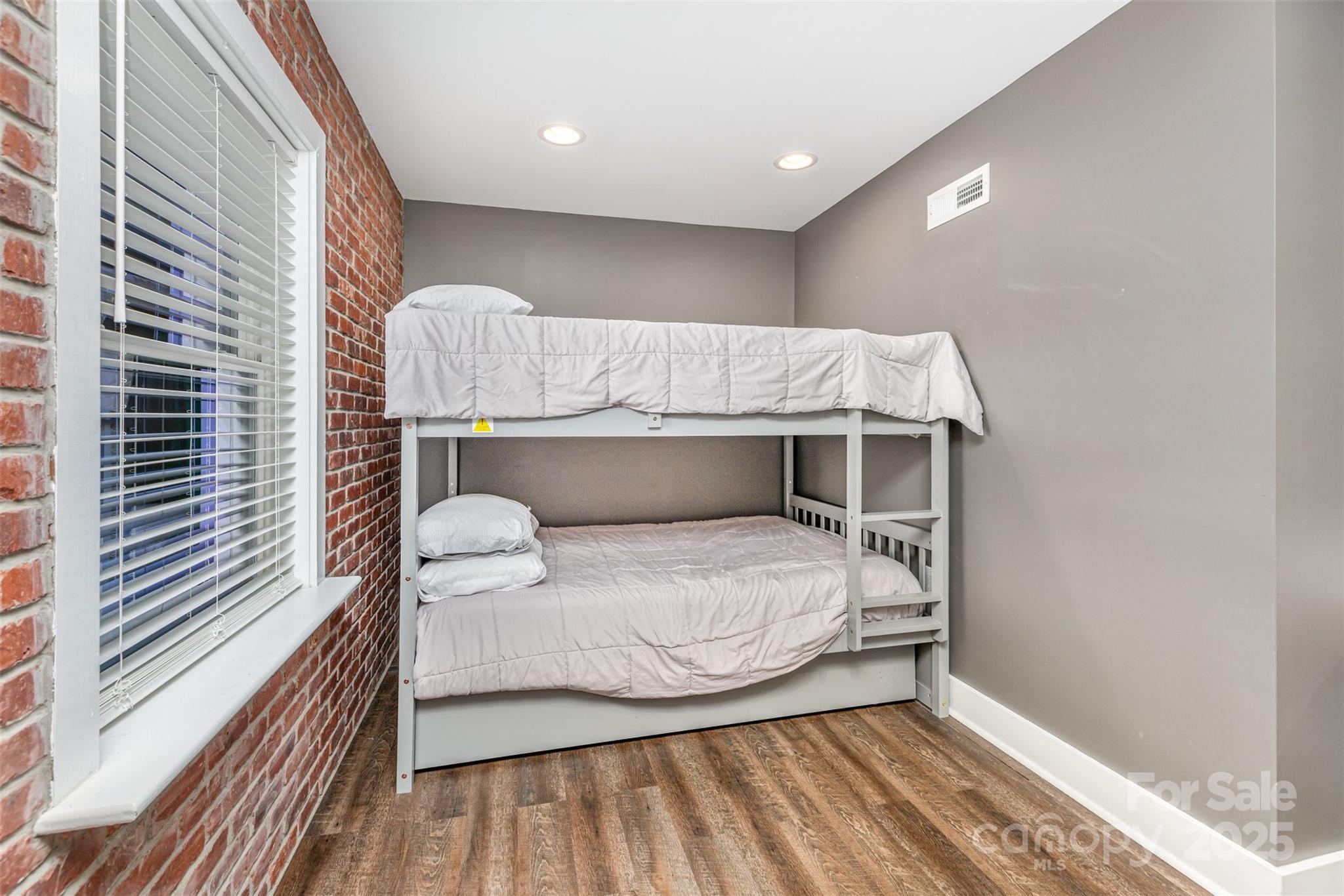 128 Wickford Lane Property Photo 25