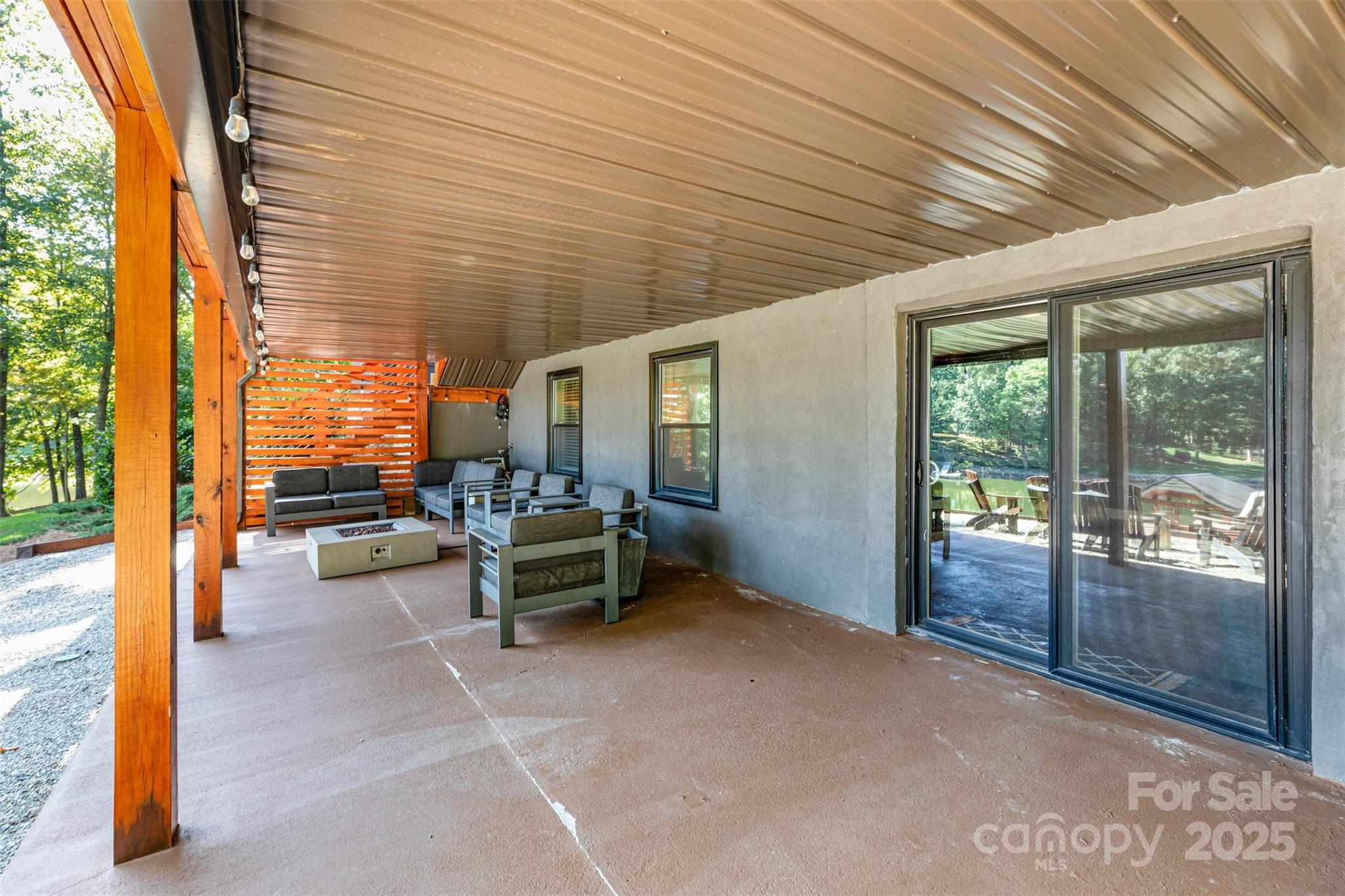 128 Wickford Lane Property Photo 28