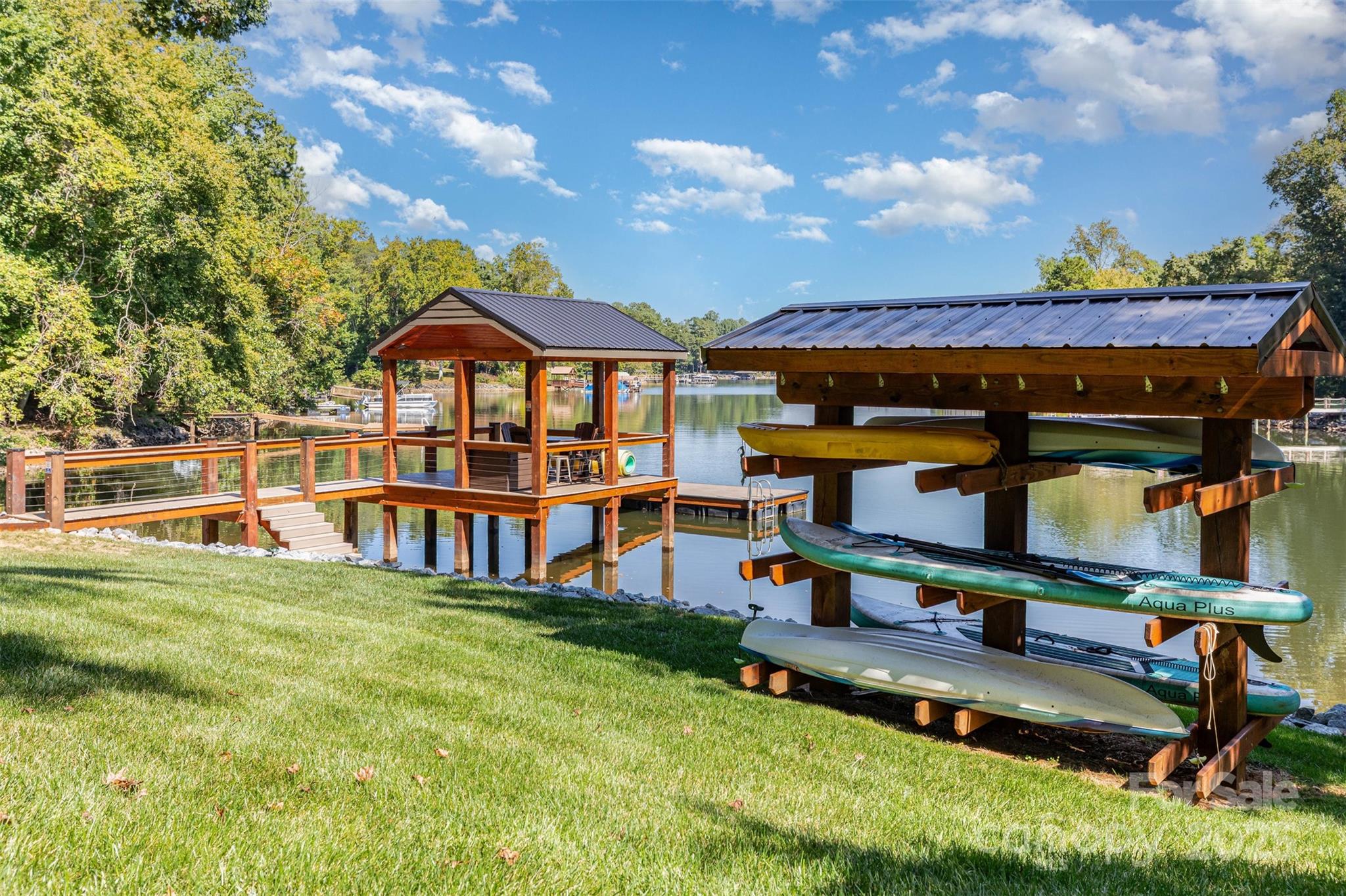 128 Wickford Lane Property Photo 30