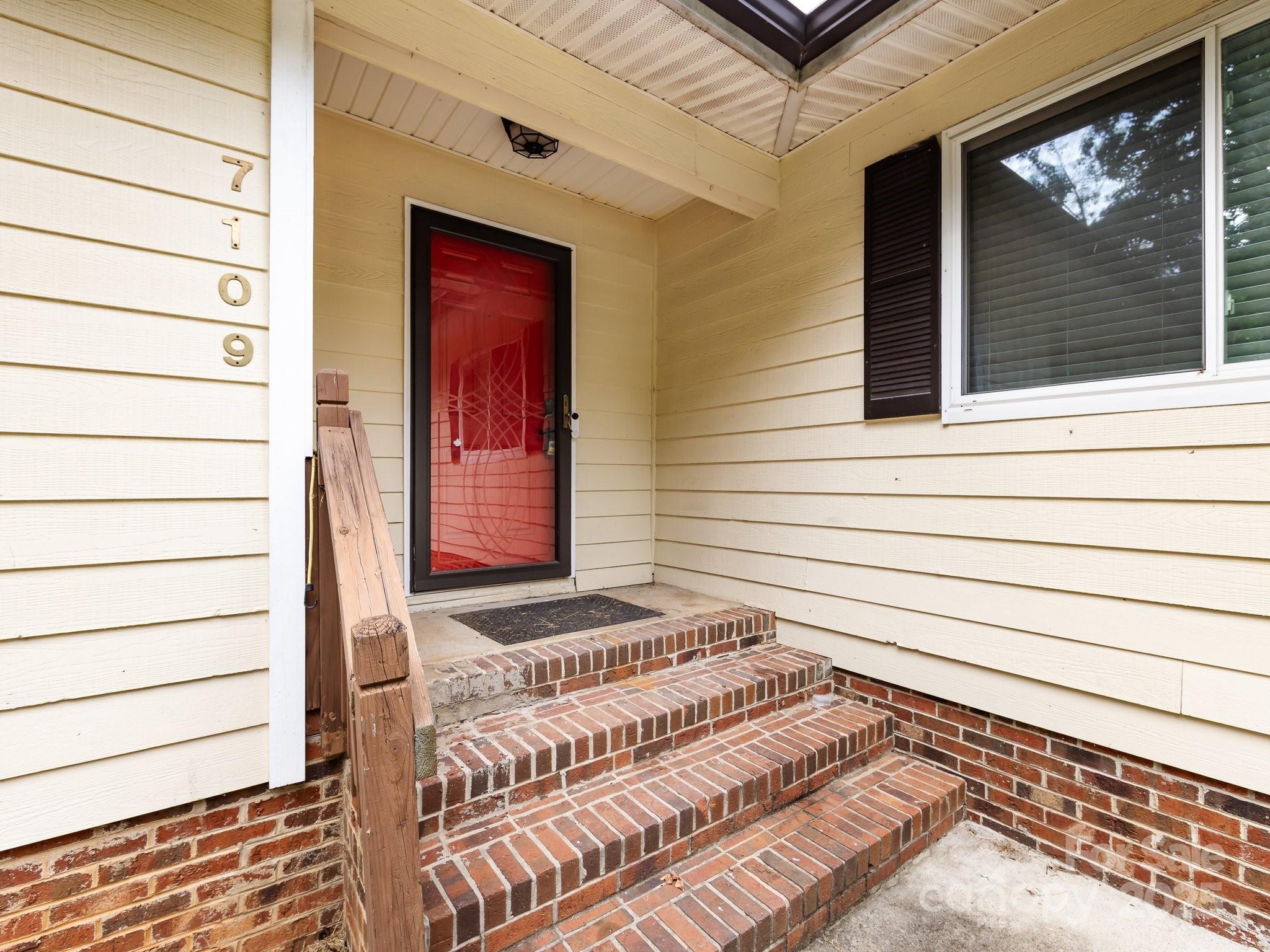 7109 Bisaner Street Property Photo 3