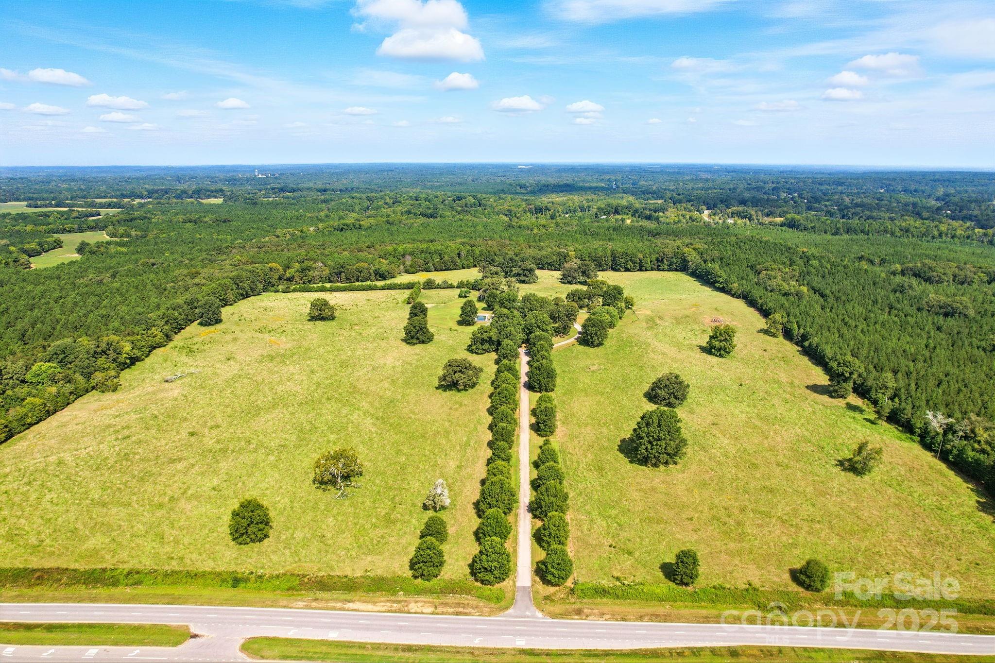 1039 Lancaster Highway Property Photo 8