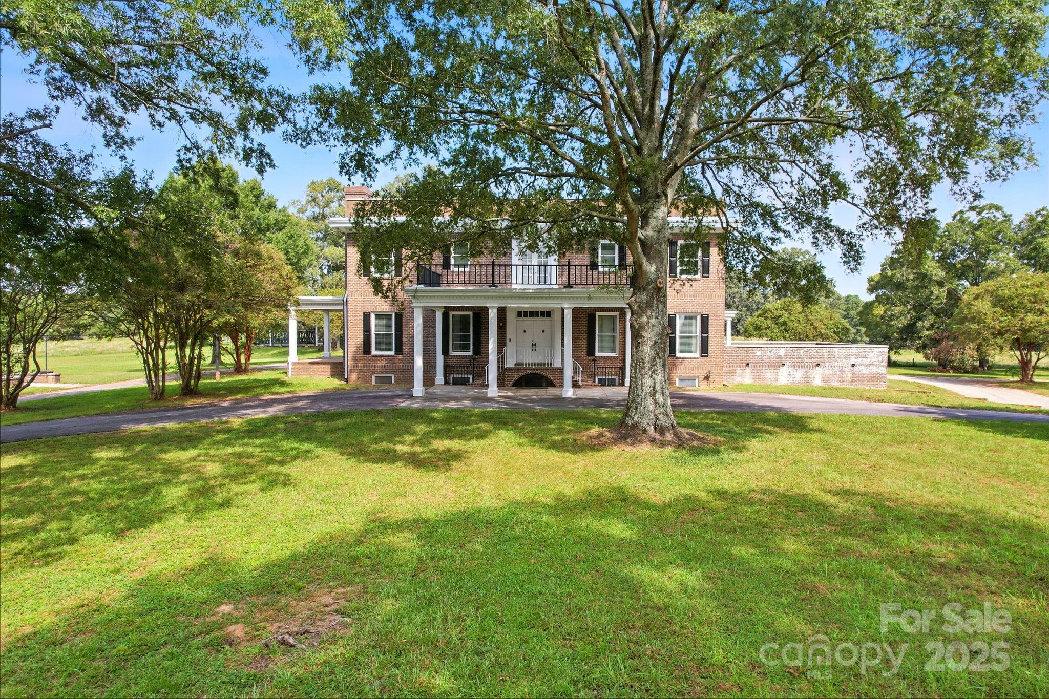 1039 Lancaster Highway Property Photo 12
