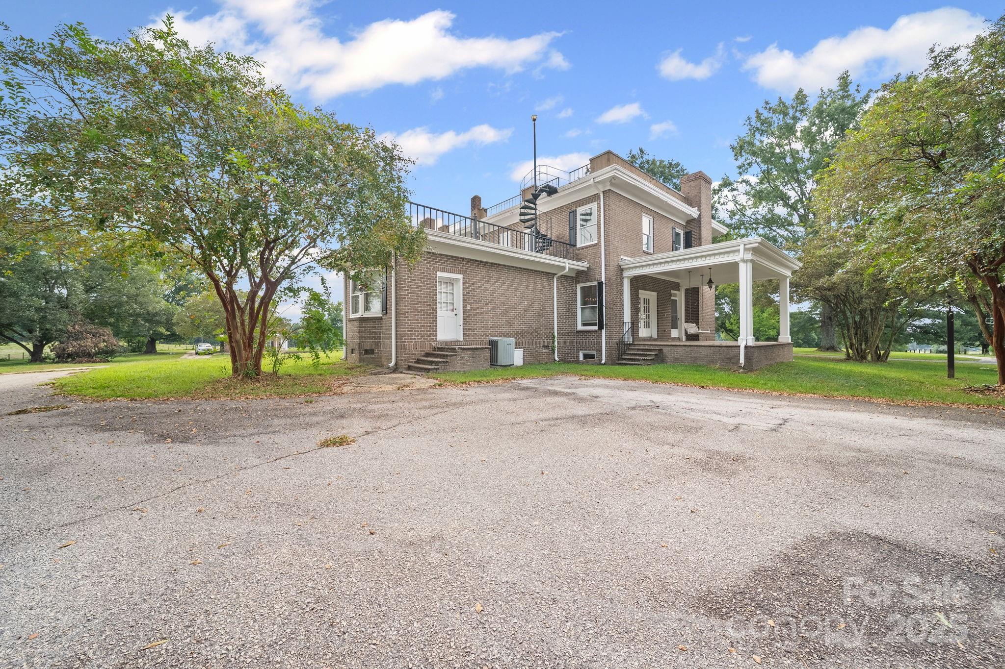 1039 Lancaster Highway Property Photo 13