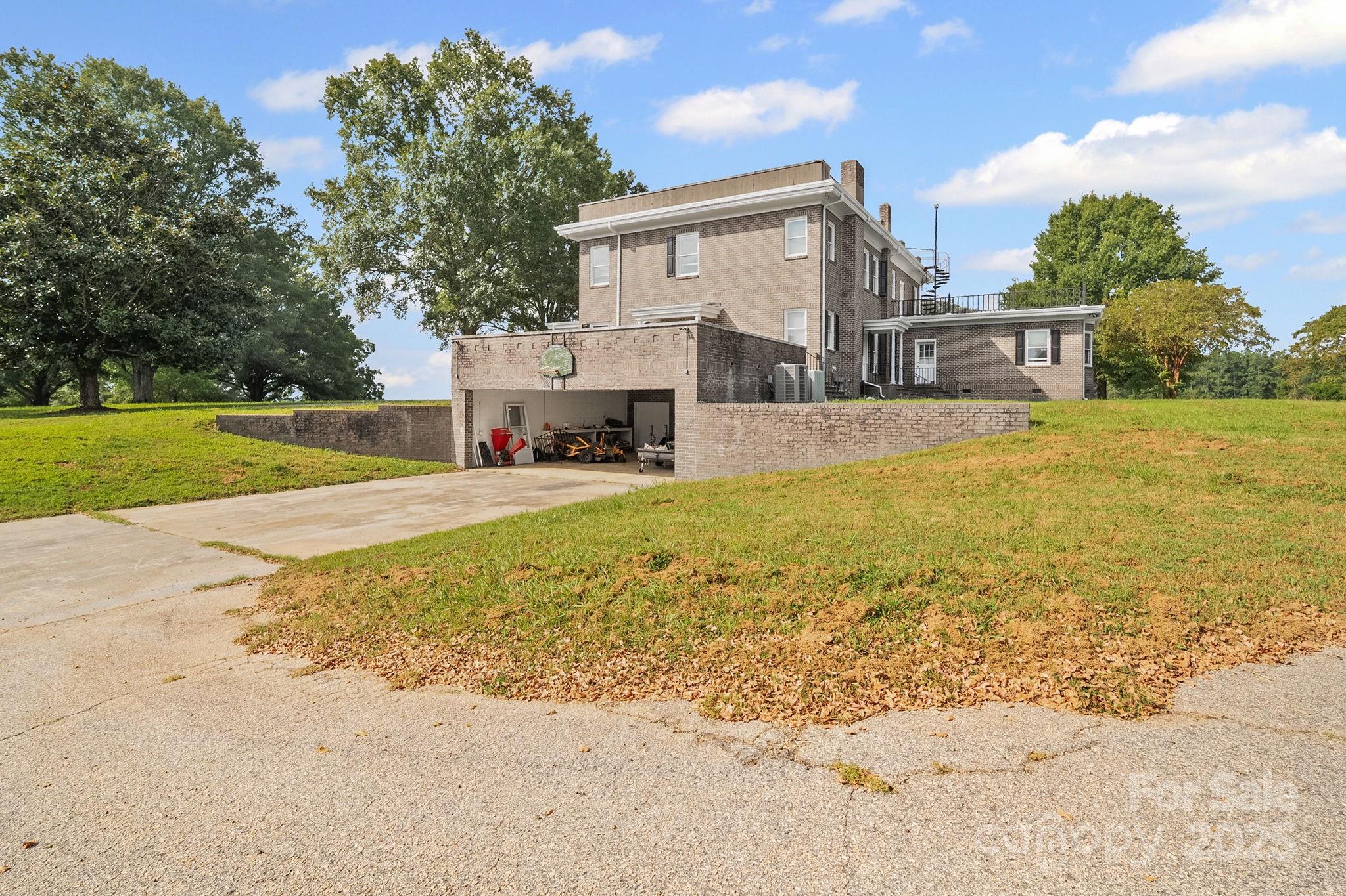 1039 Lancaster Highway Property Photo 15