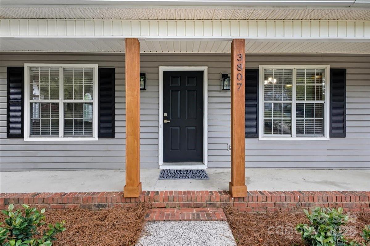 3807 Broomstraw Court Property Photo 6