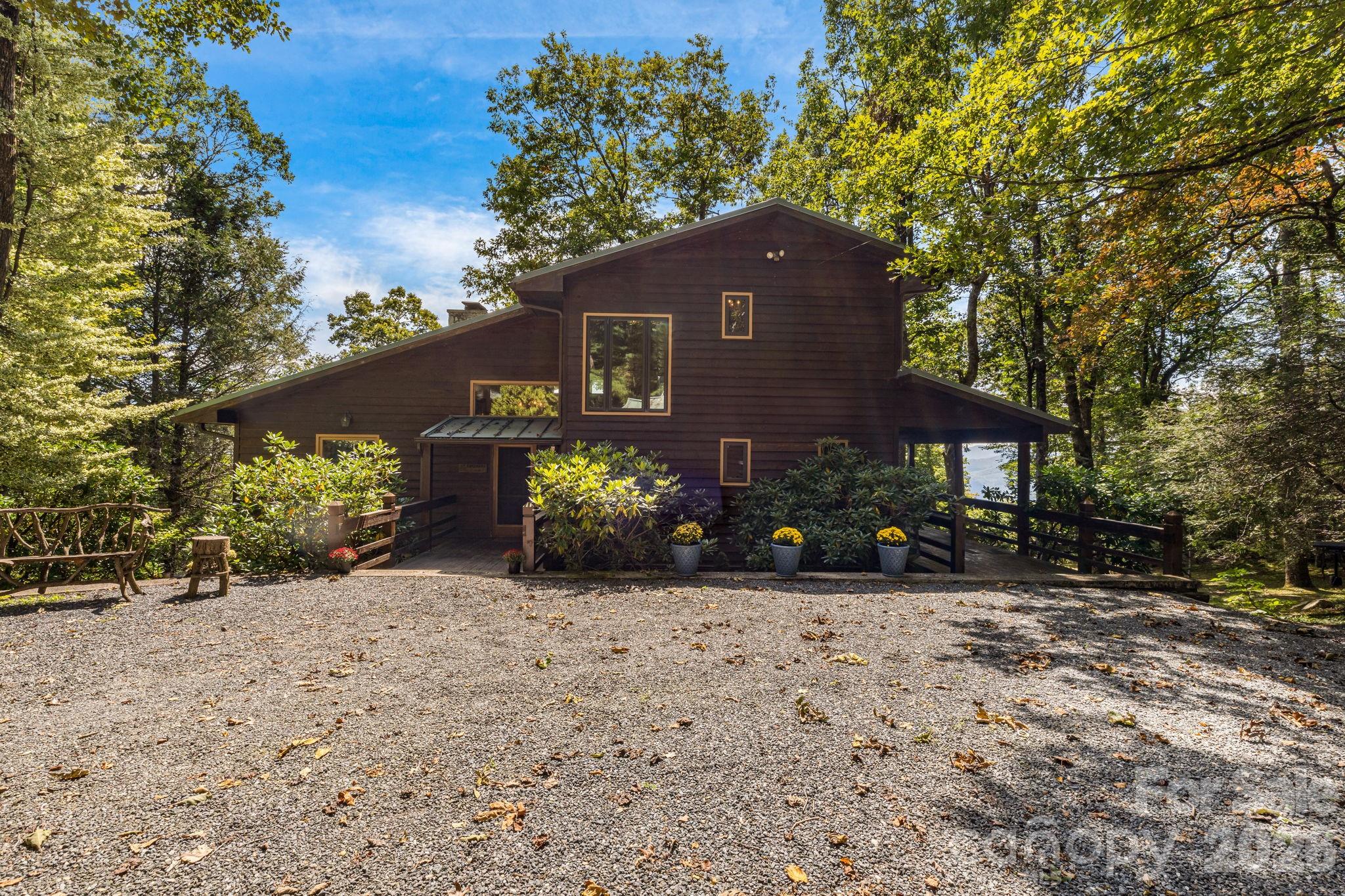 765/764 Osborne Knob Road Property Photo 3