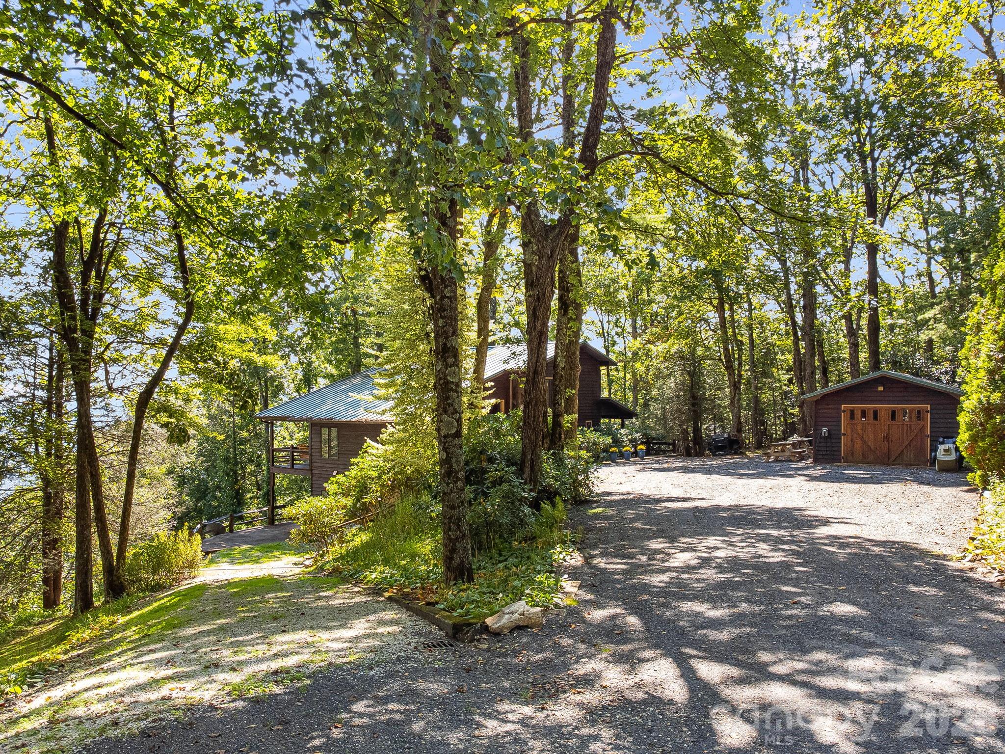 765/764 Osborne Knob Road Property Photo 5