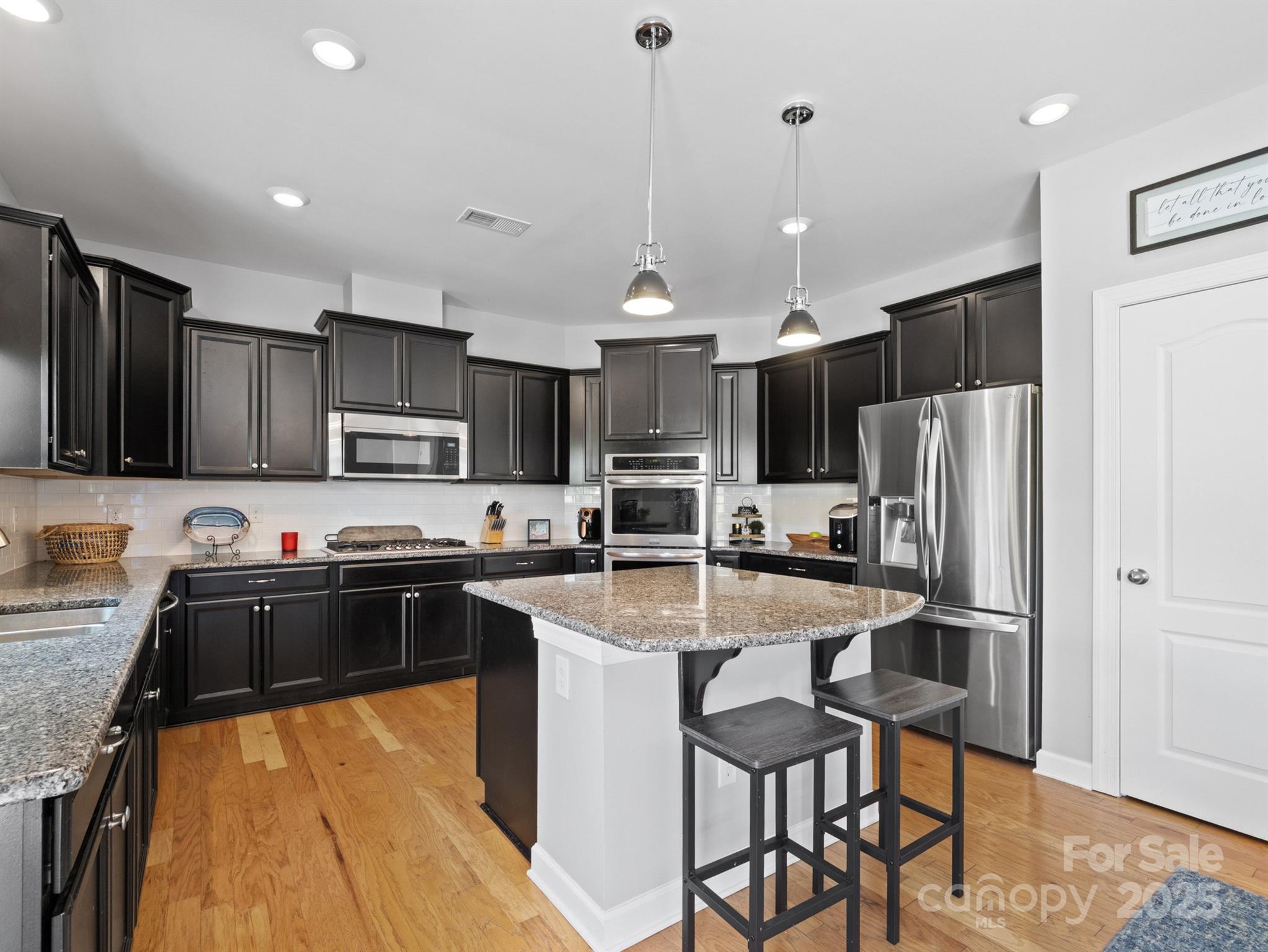 1982 Smokey Quartz Road Property Photo 7