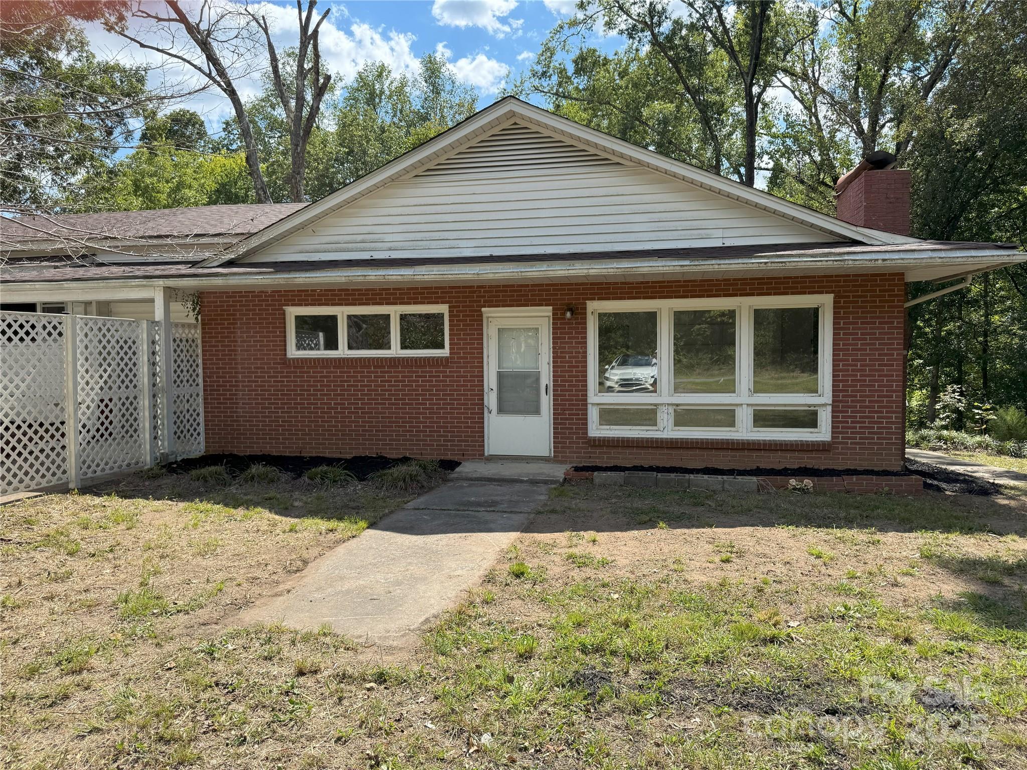 953 Pinckney Road Property Photo 1