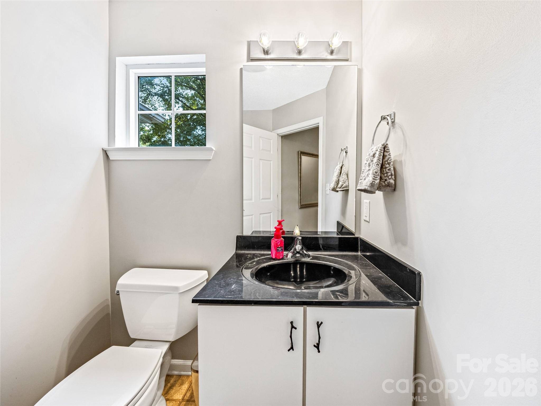 83 Farm Lane Property Photo 11