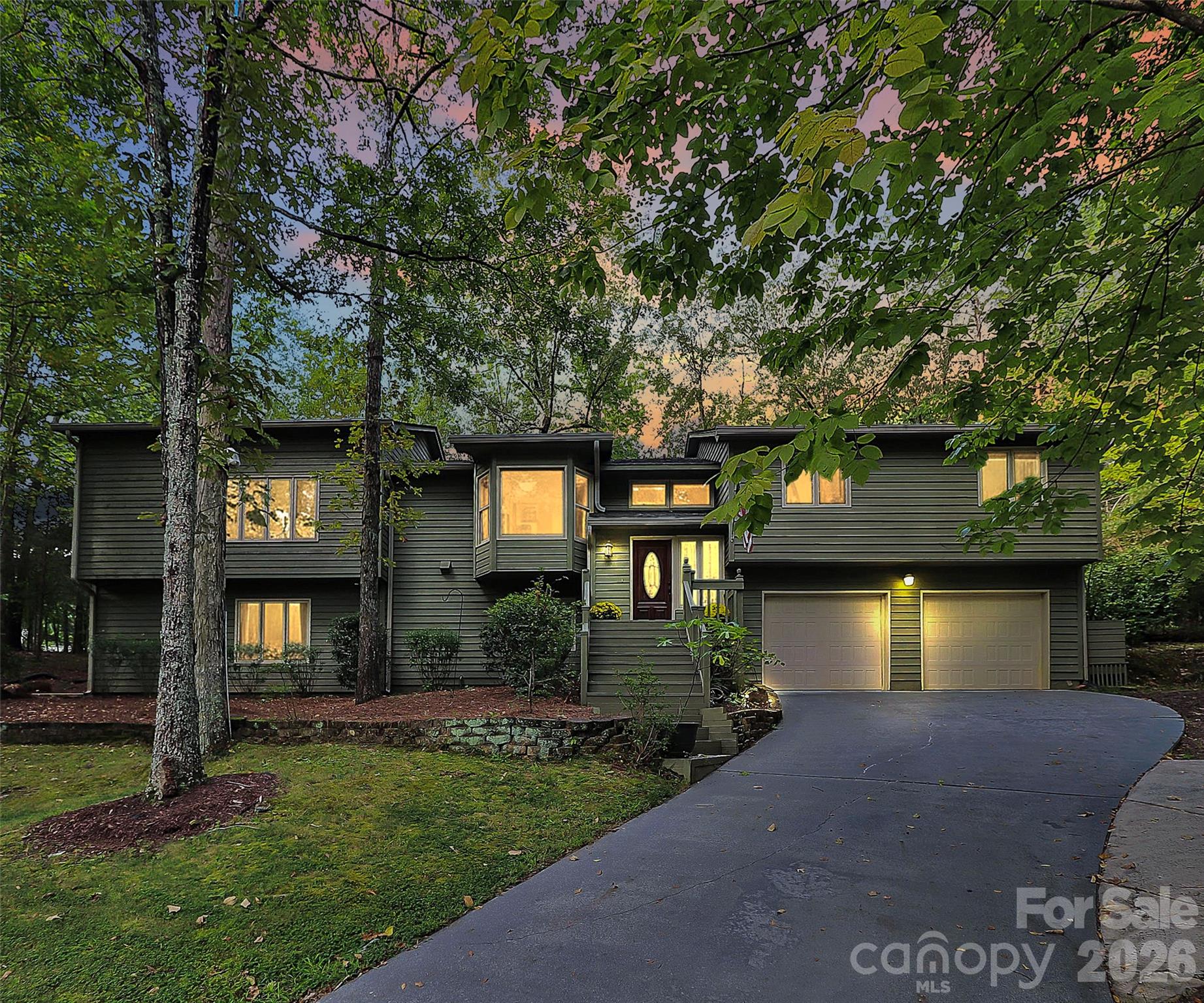 16 Woodvine Lane Property Photo 1