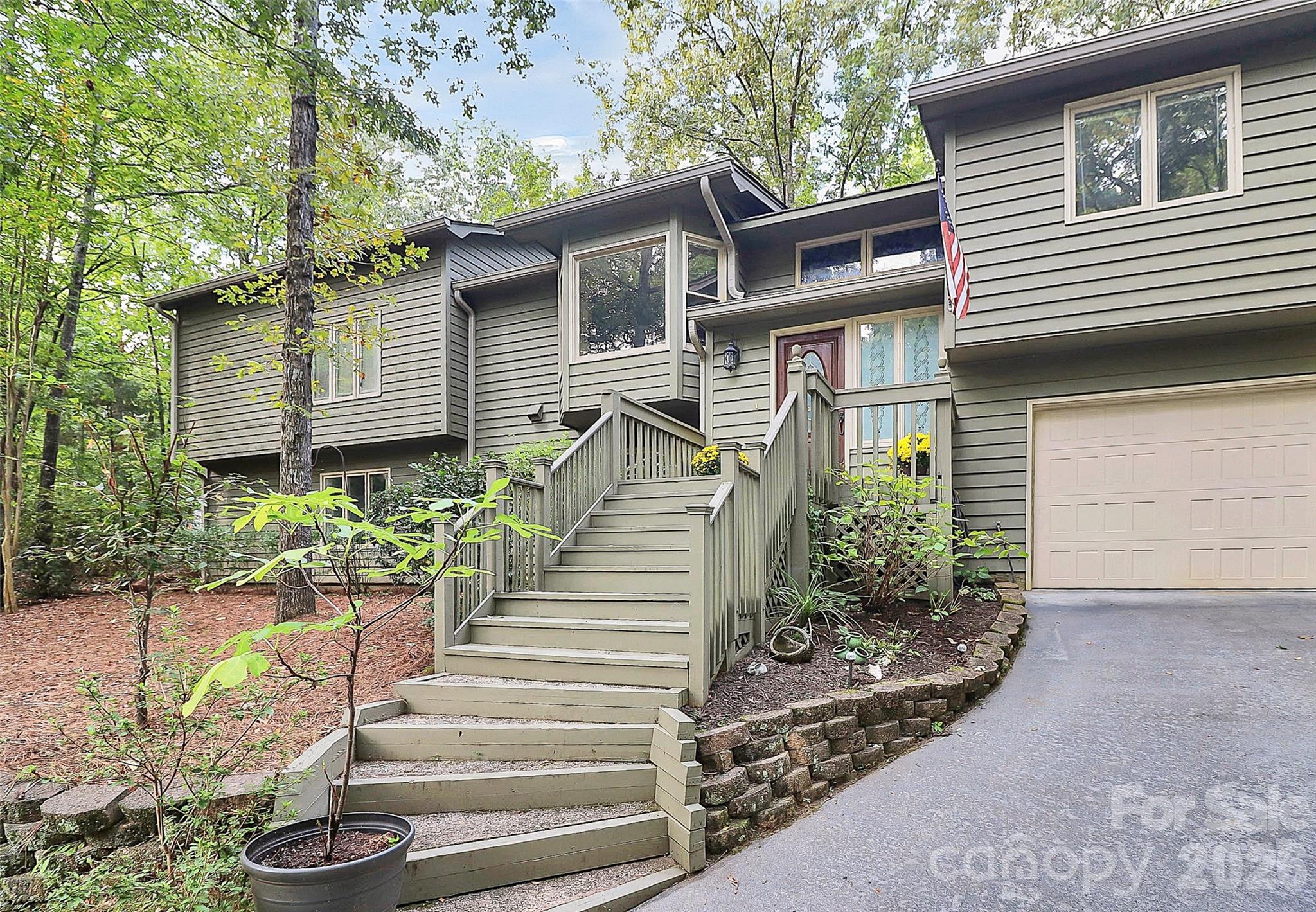 16 Woodvine Lane Property Photo 2