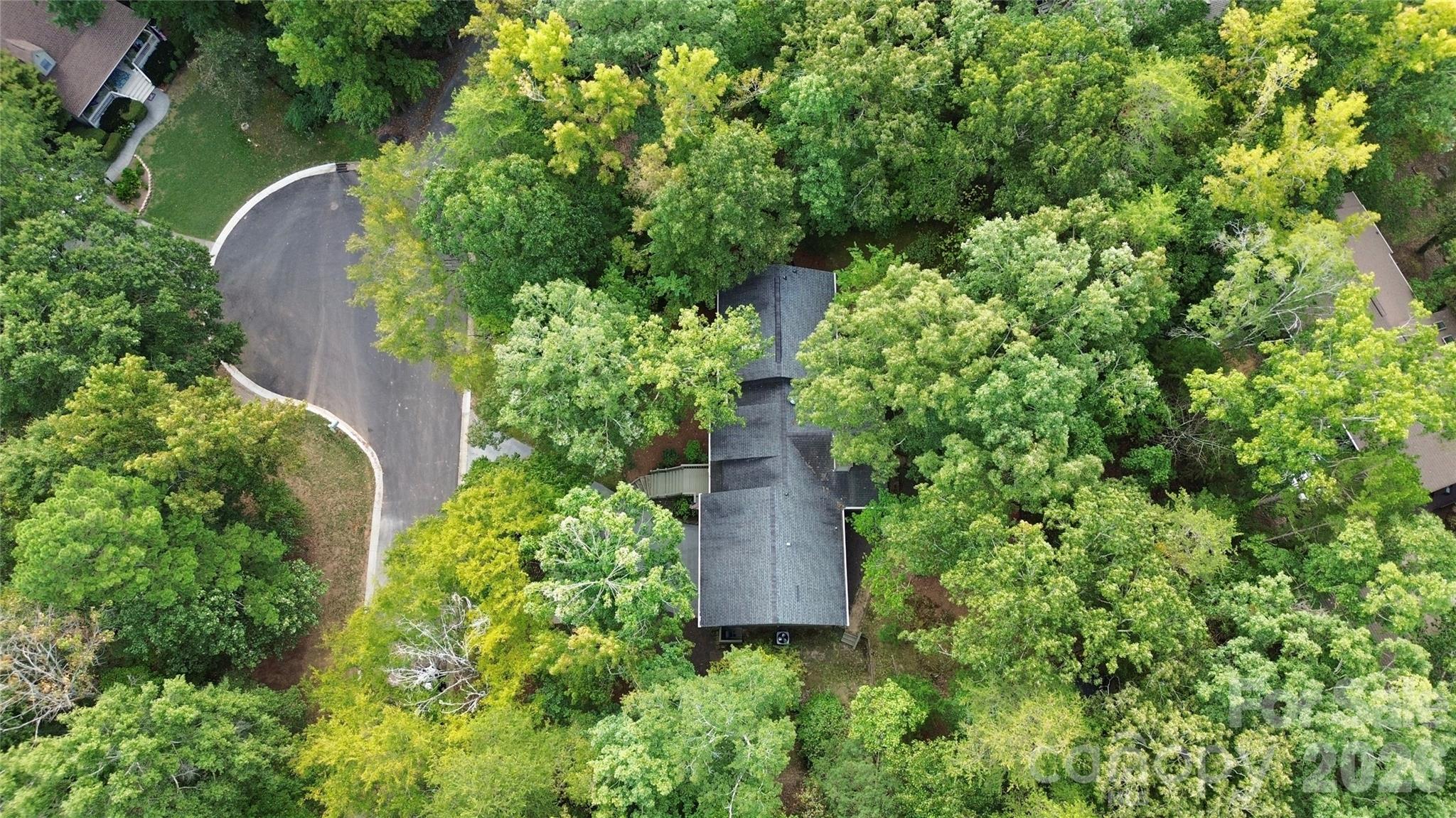 16 Woodvine Lane Property Photo 6