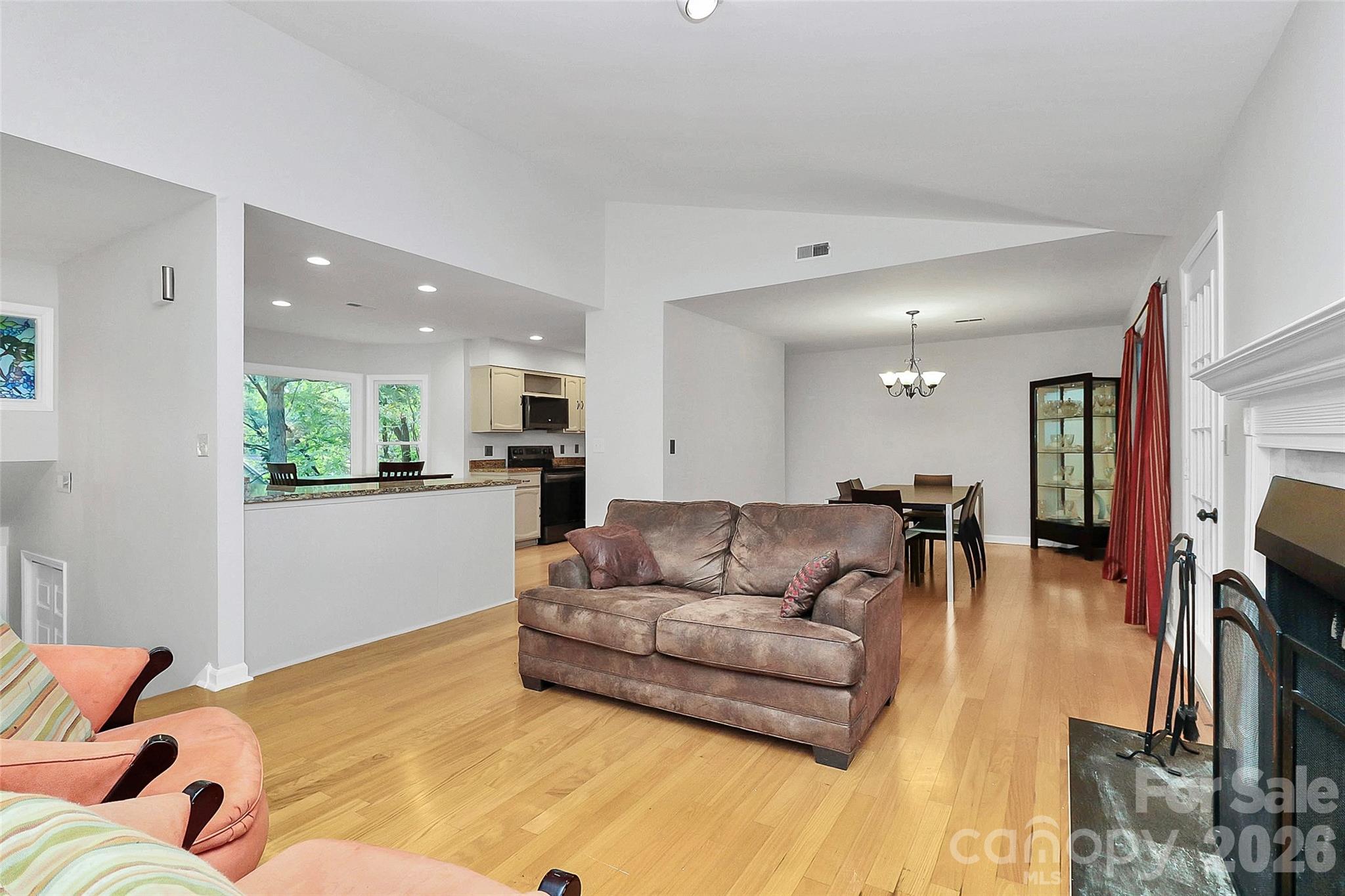 16 Woodvine Lane Property Photo 9