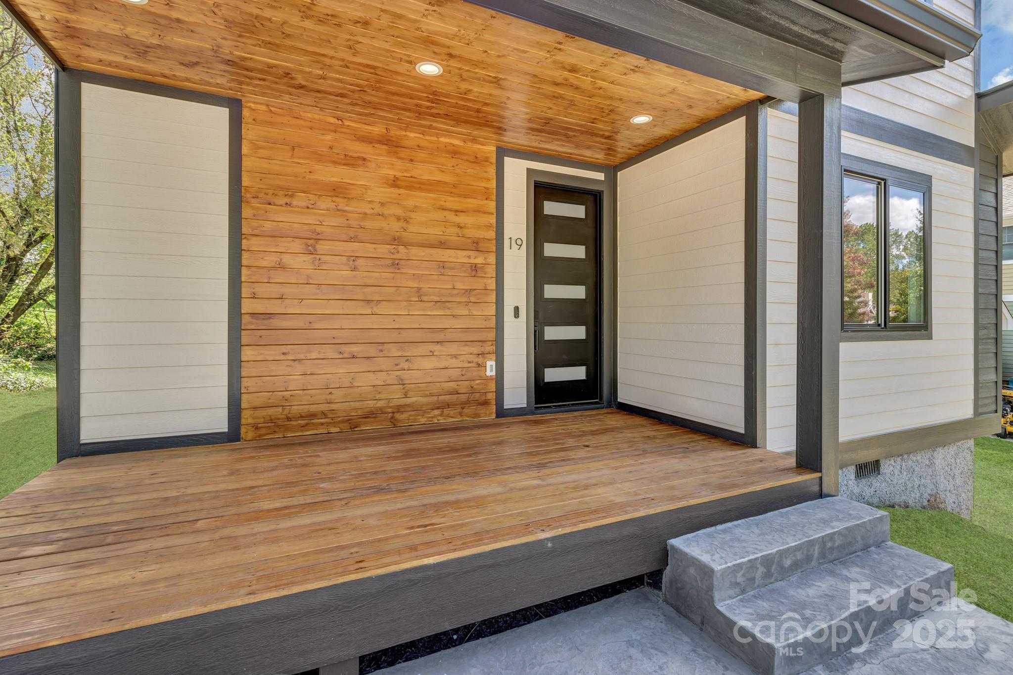 19 Lamar Avenue Property Photo 5