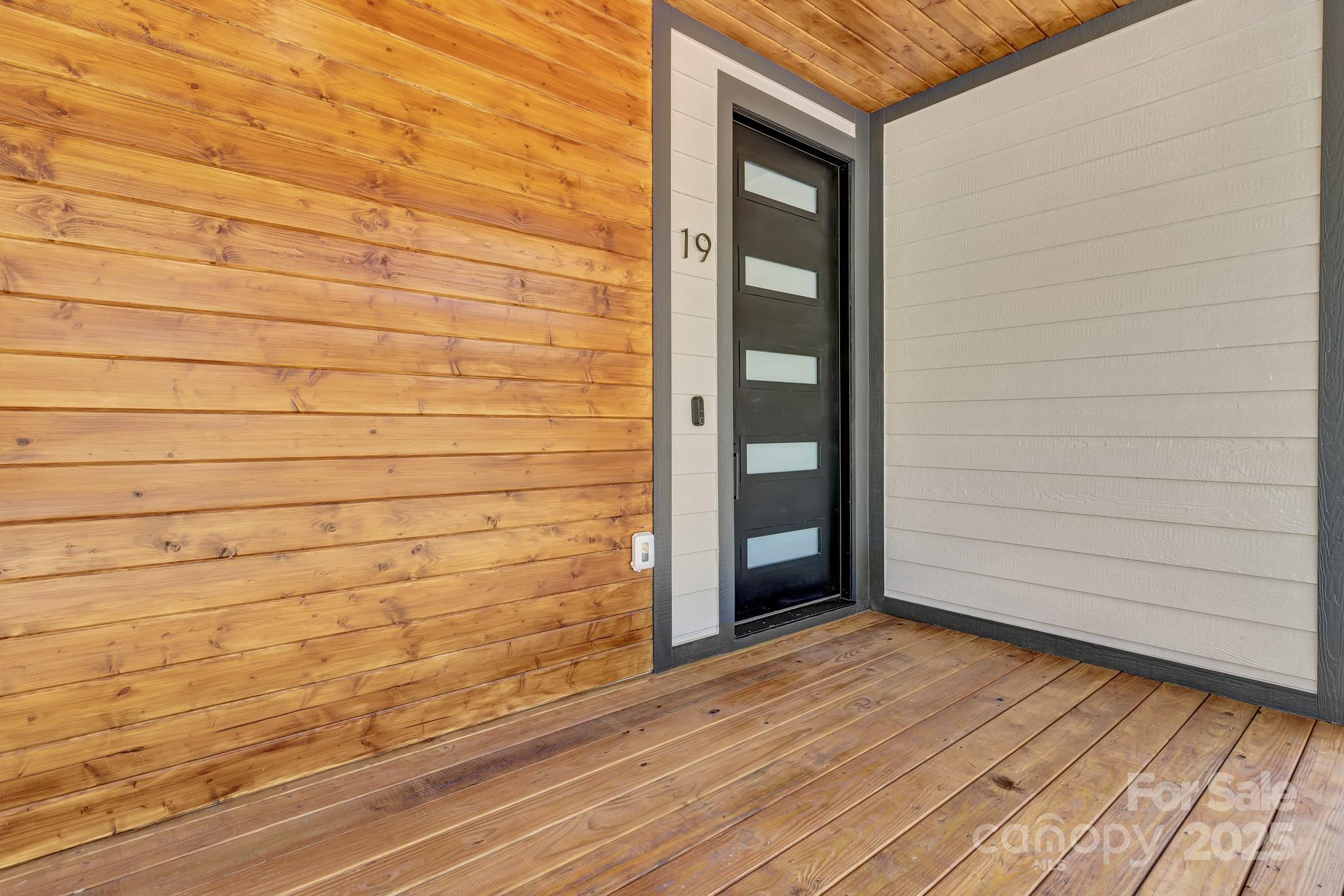 19 Lamar Avenue Property Photo 6