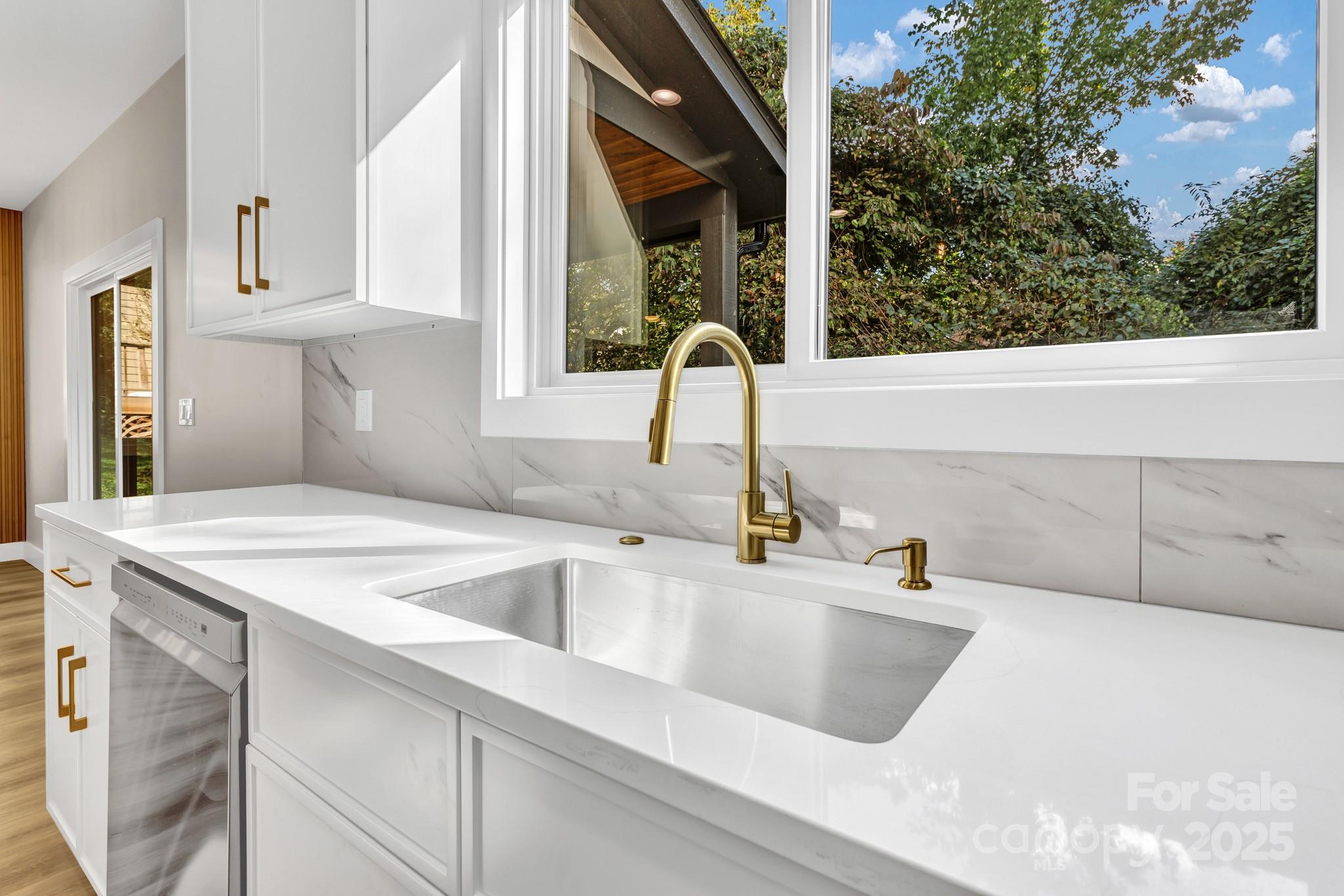 19 Lamar Avenue Property Photo 15