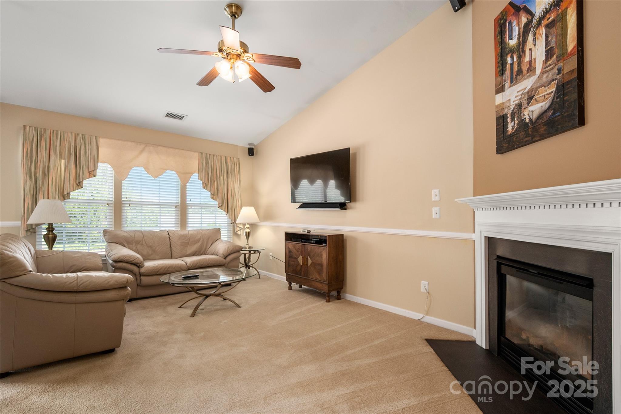 3327 Covelo Court Property Photo 5