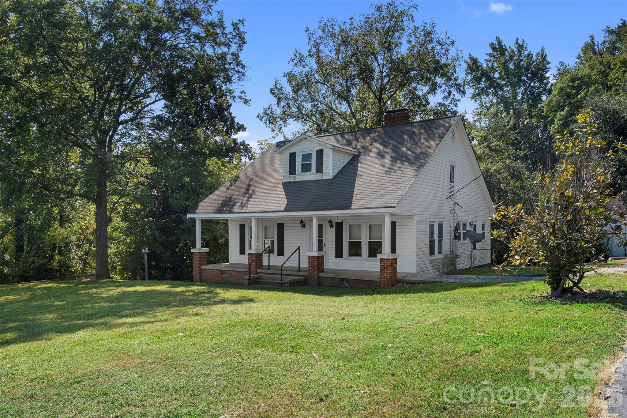 4601 Mooresville Road Property Photo 2