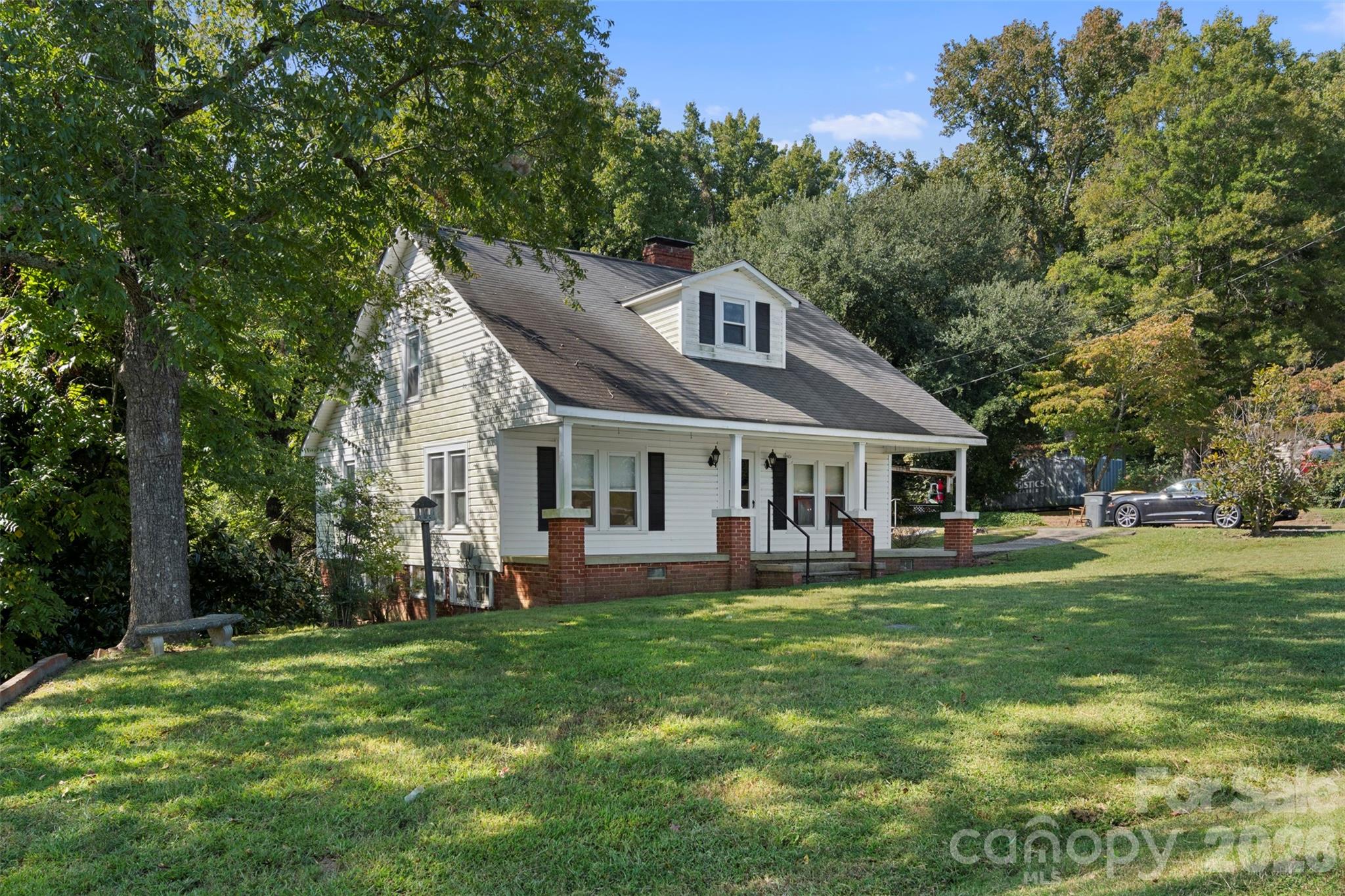 4601 Mooresville Road Property Photo 3
