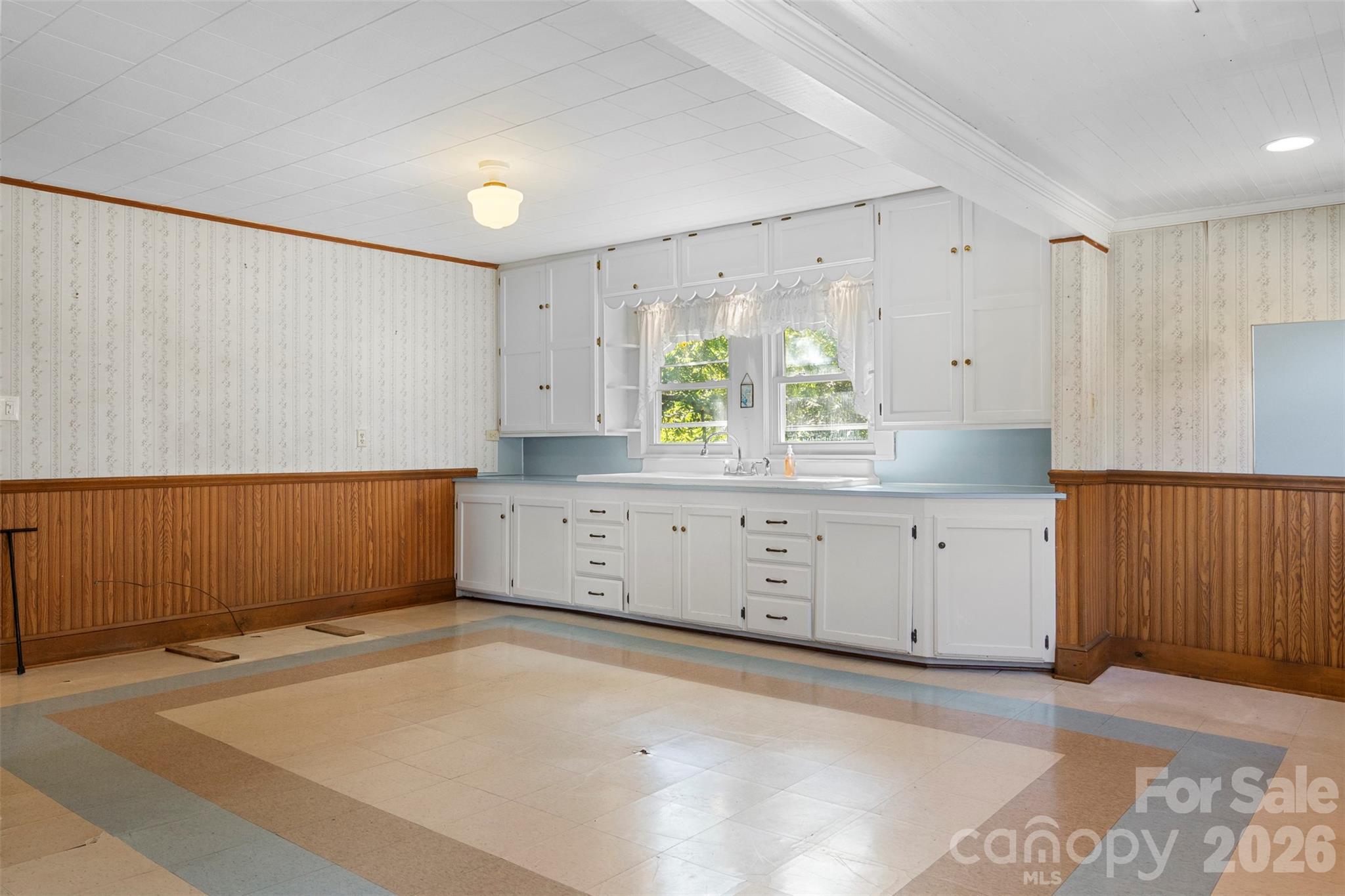 4601 Mooresville Road Property Photo 11