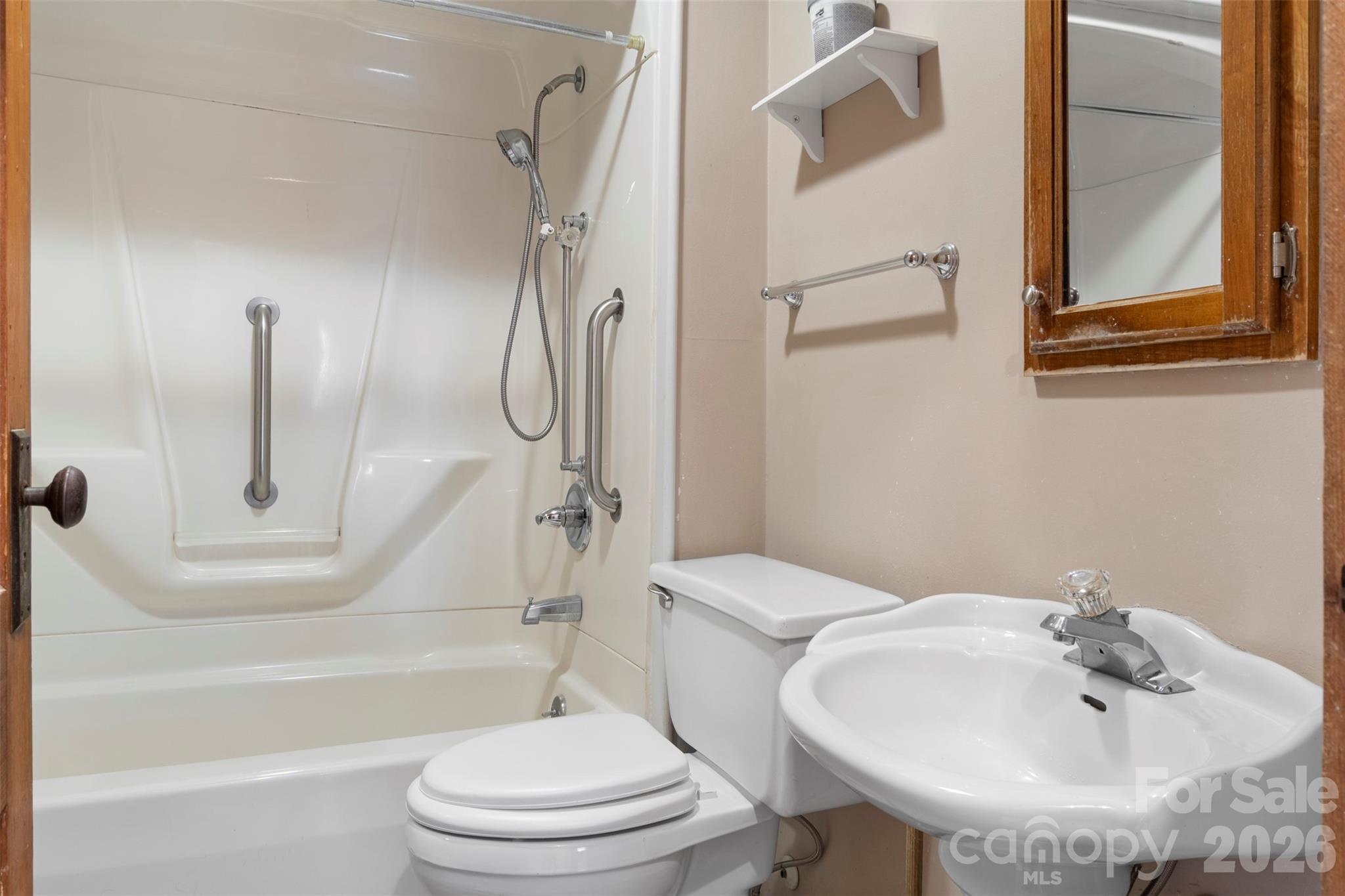 4601 Mooresville Road Property Photo 15