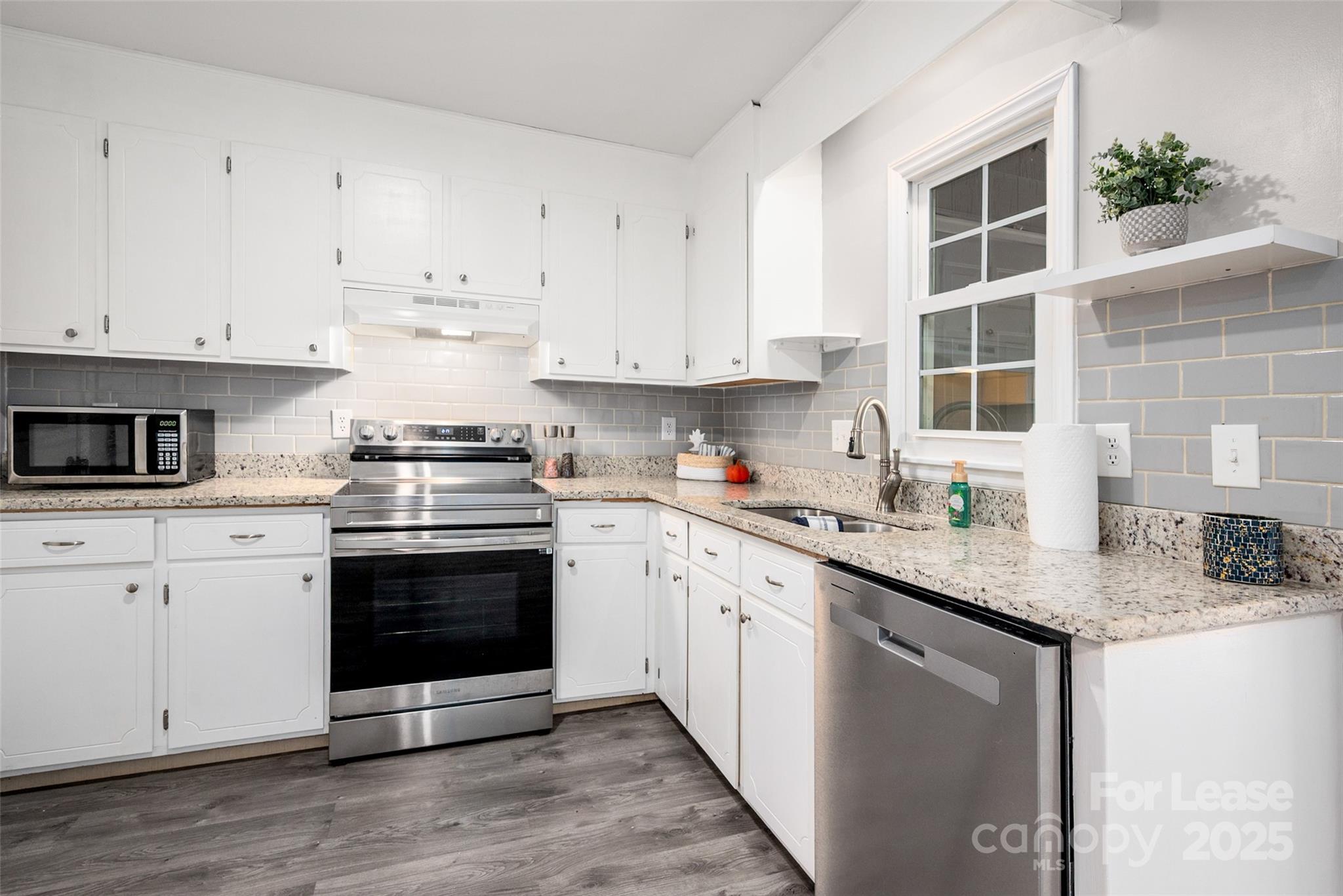 1422 Delane Avenue 9 Property Photo 1