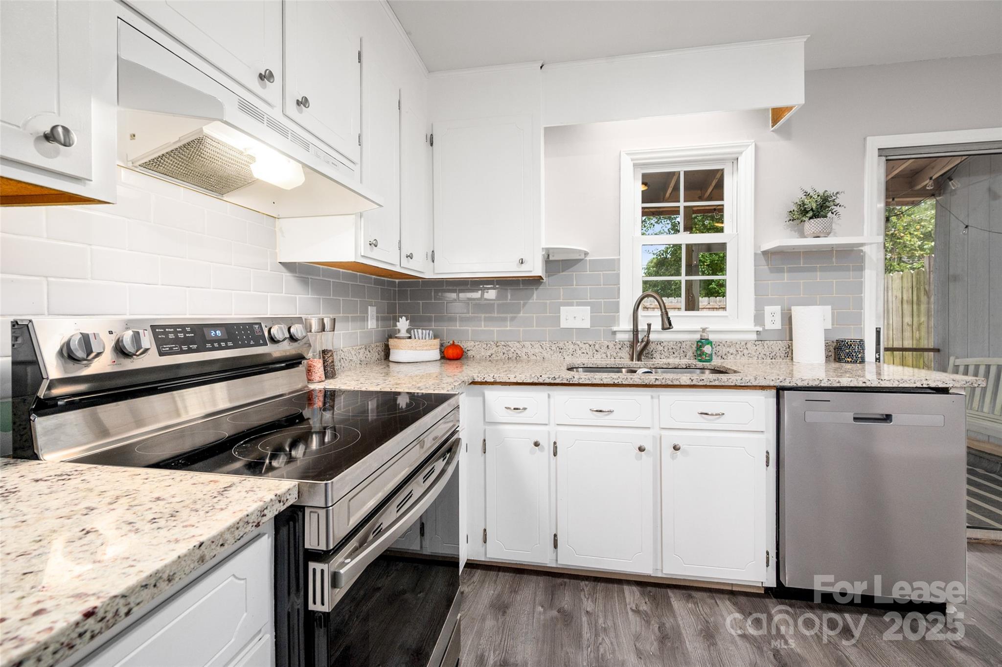 1422 Delane Avenue 9 Property Photo 2