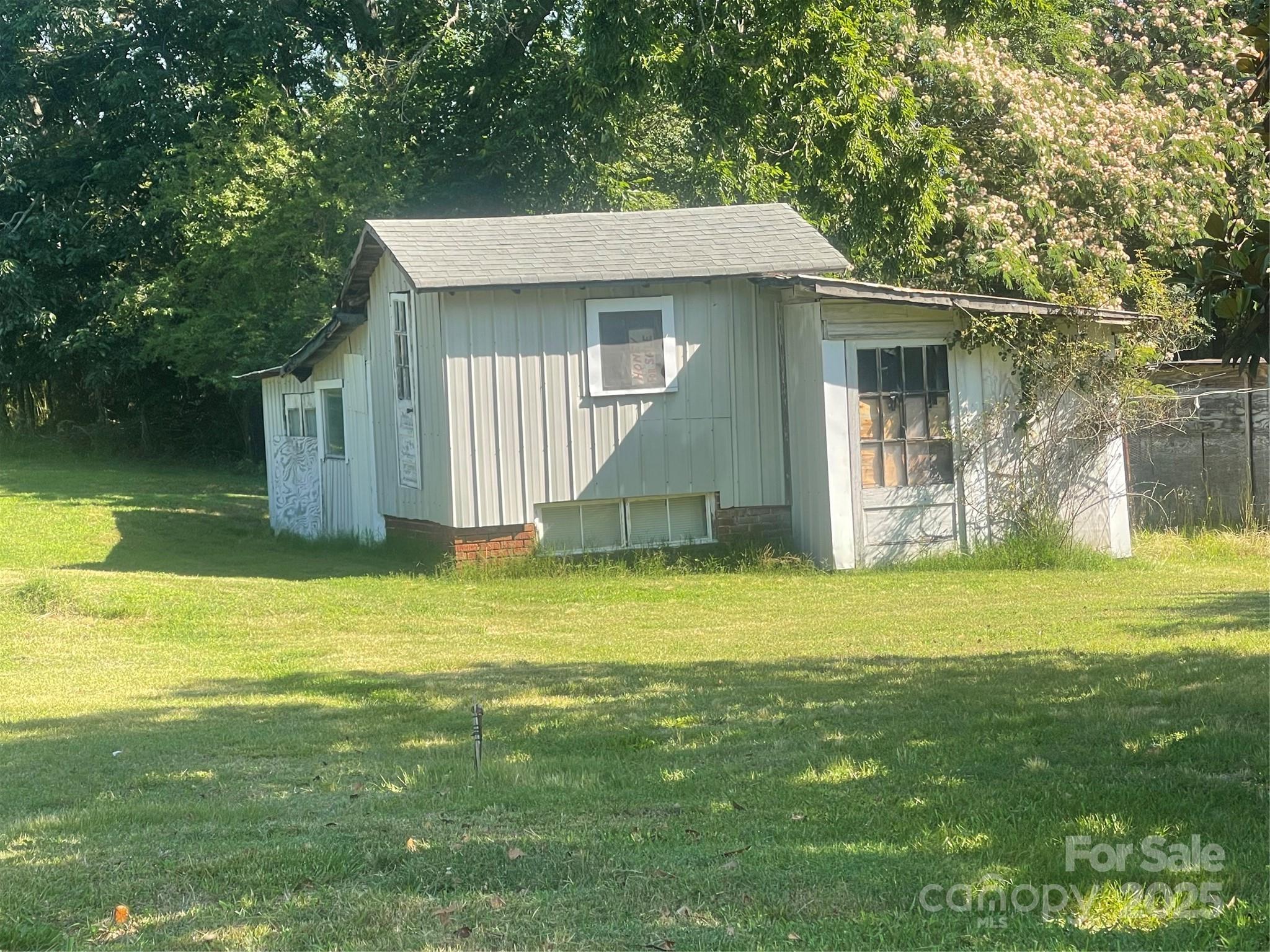 410 Moose Street Property Photo 4