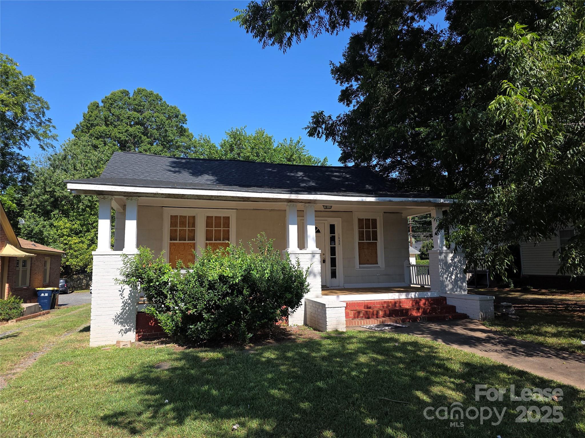 1323 The Plaza None Property Photo 1